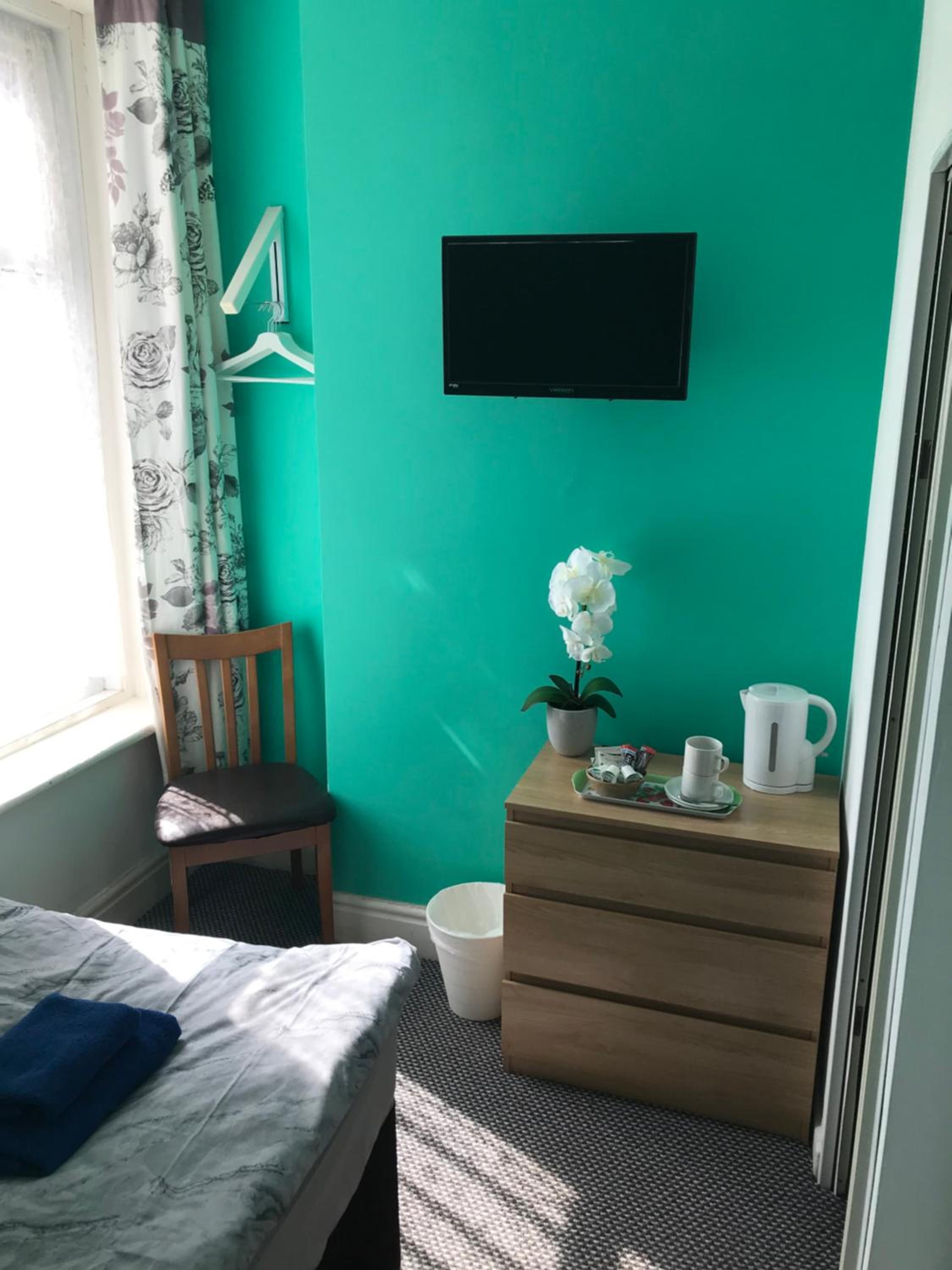 Double Room - Photo 2