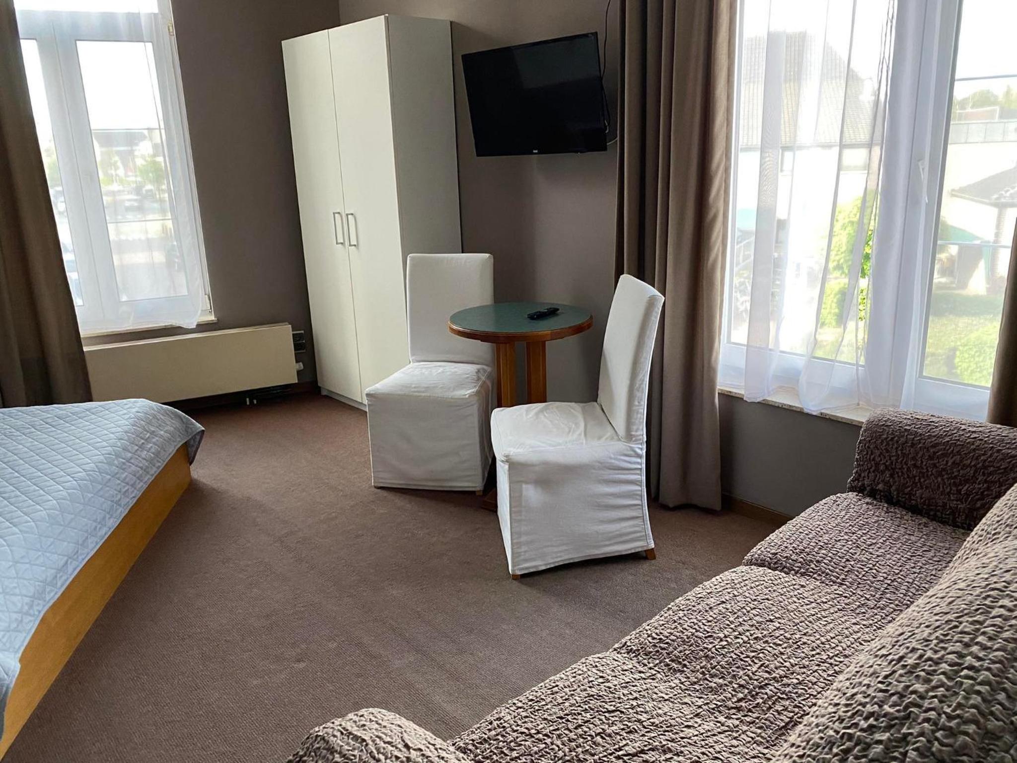 Double or Twin Room - Photo 4