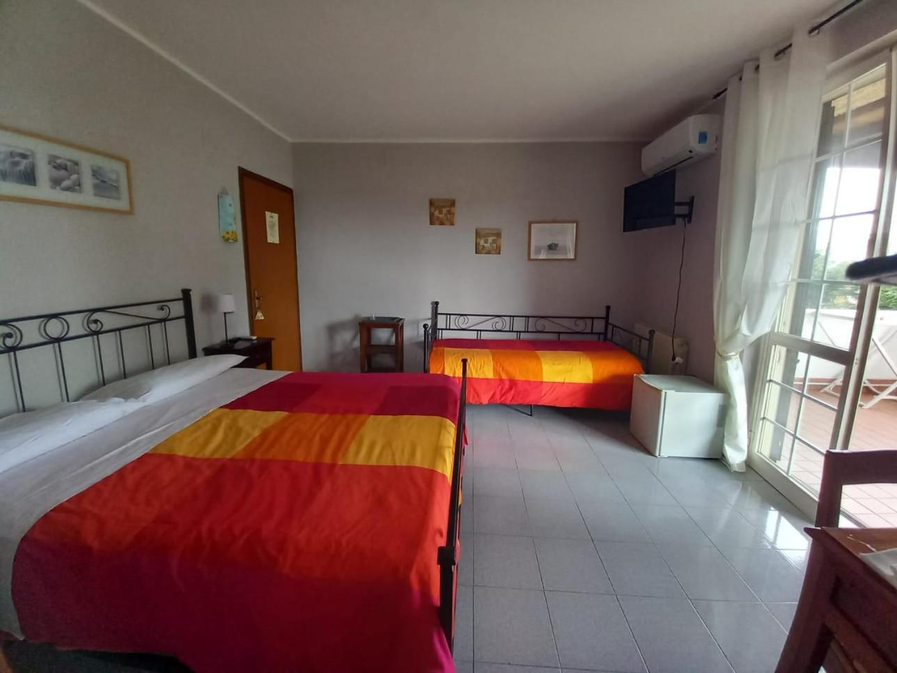 Double Room - Photo 5