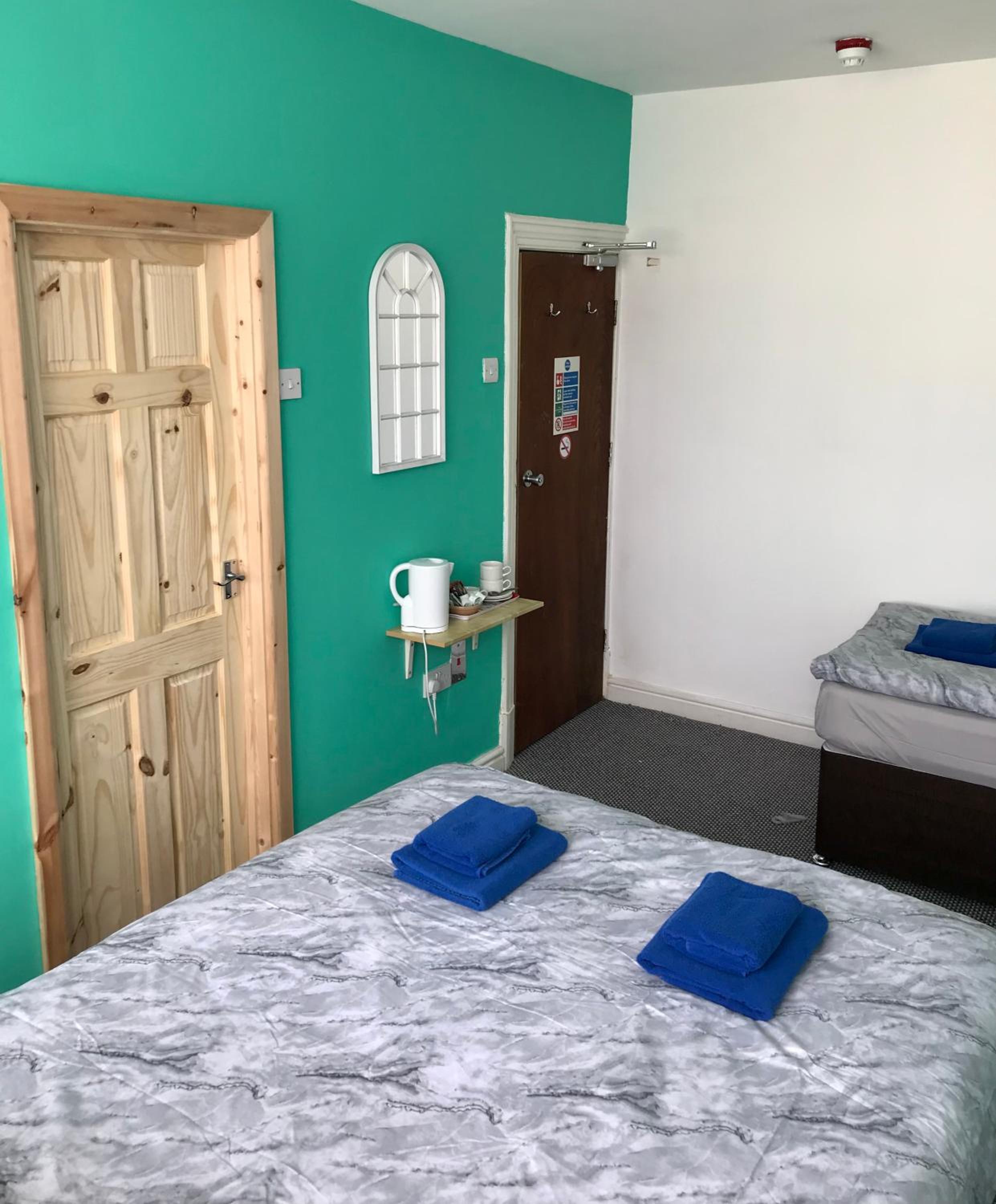 Comfort Triple Room with Shower - Photo 4