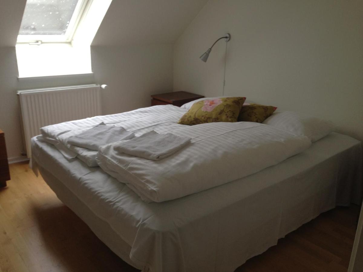 Double or Twin Room with Shared Bathroom photo 2