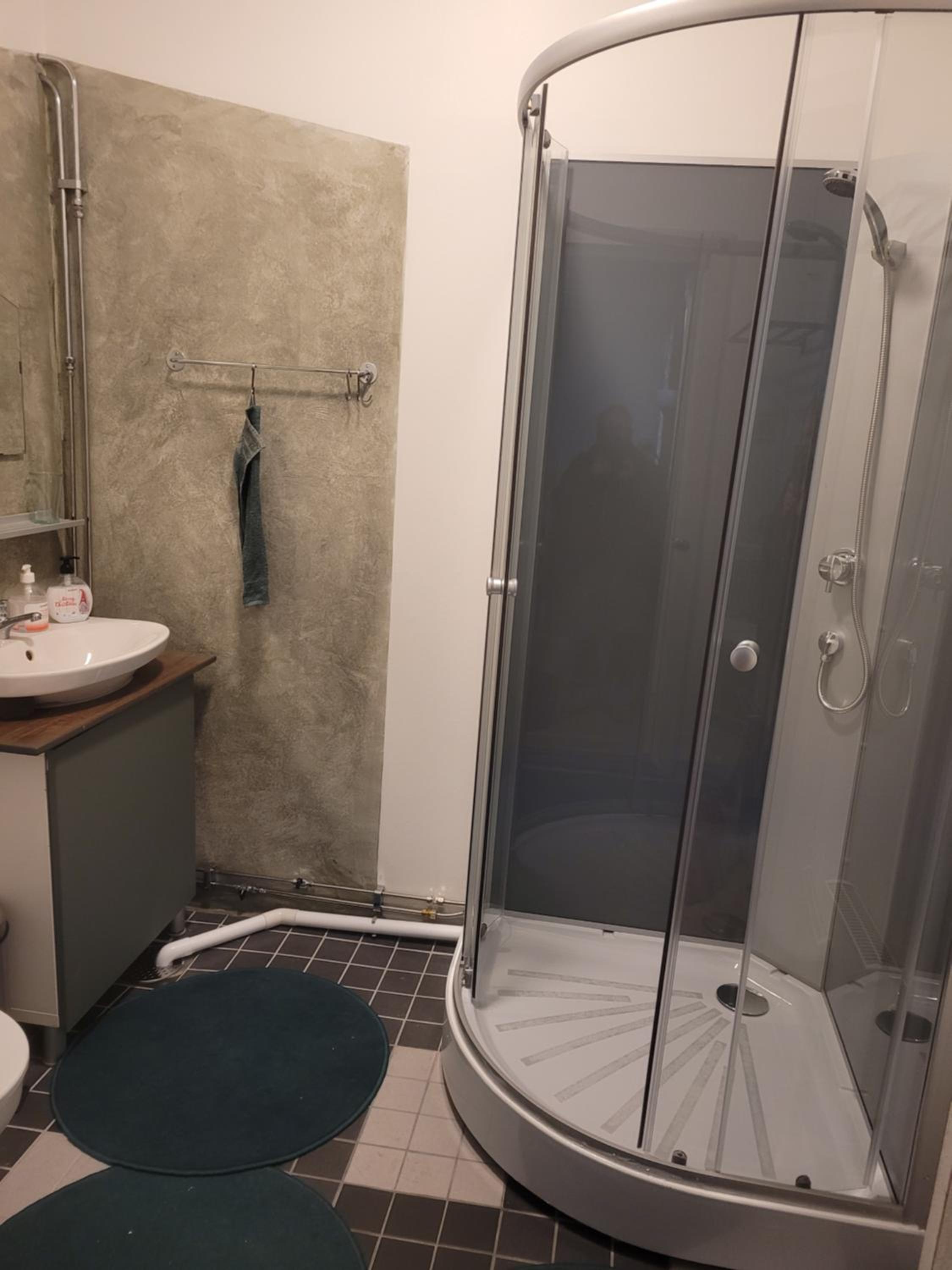 One-Bedroom Apartment - Photo 16