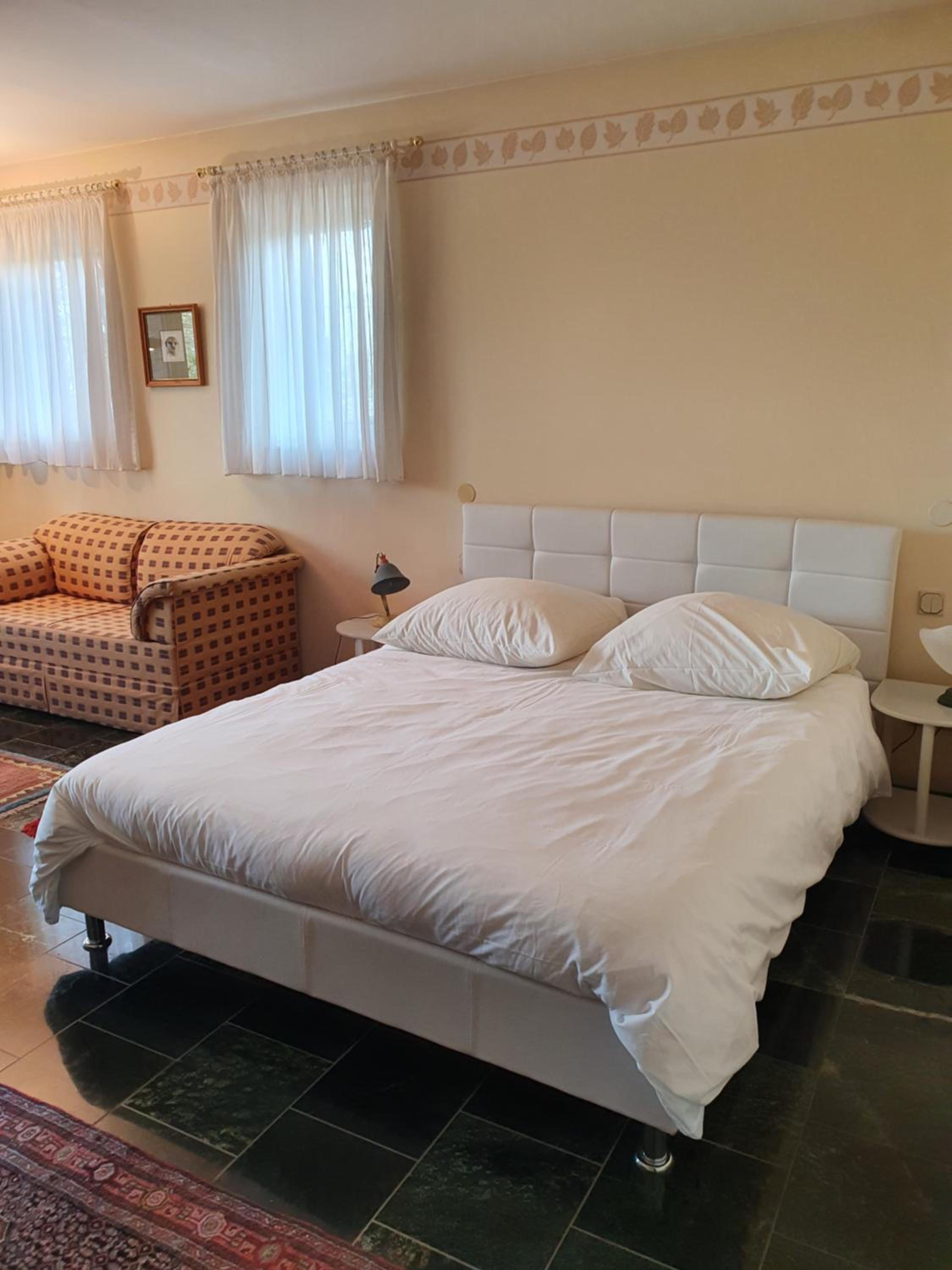  Studio Apartment - Double Bed - ground floor photo 3