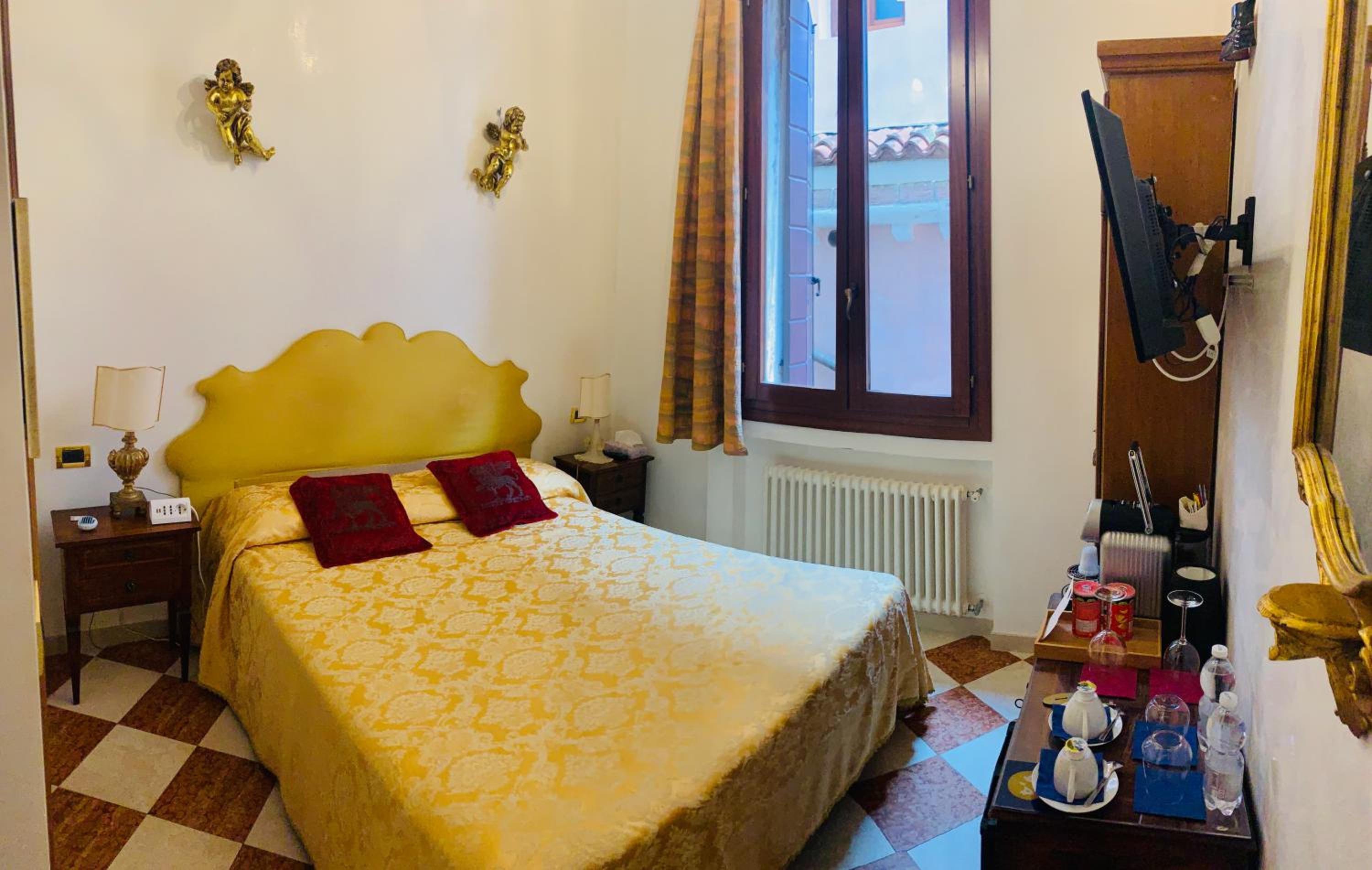 Small Double Room photo 1