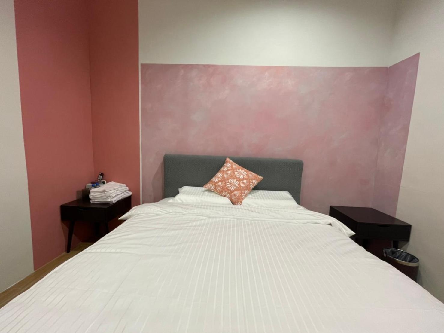 Standard Double Room with Shared Bathroom photo 2