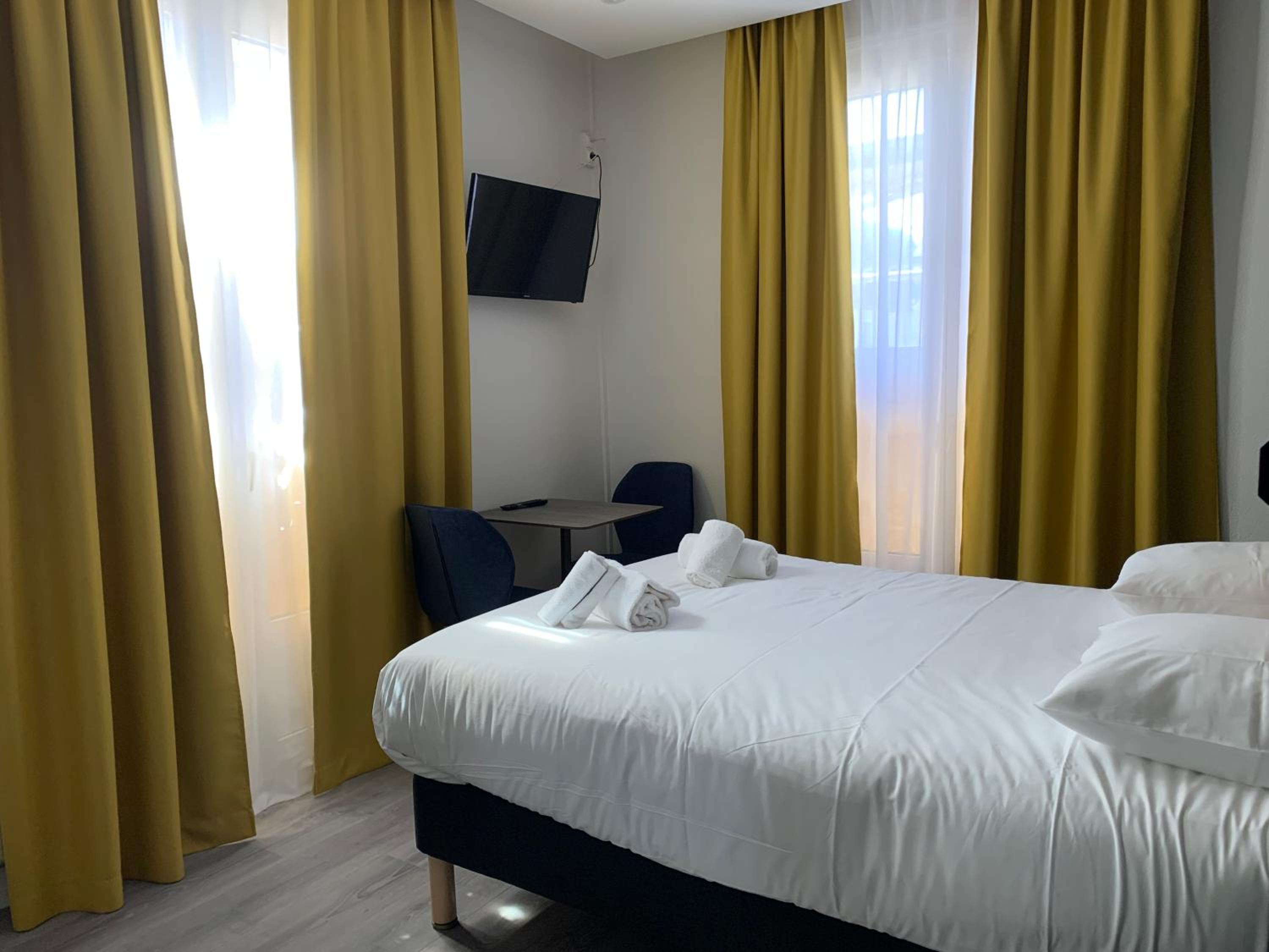 Deluxe Double Room with Balcony and Sea View - Photo 5