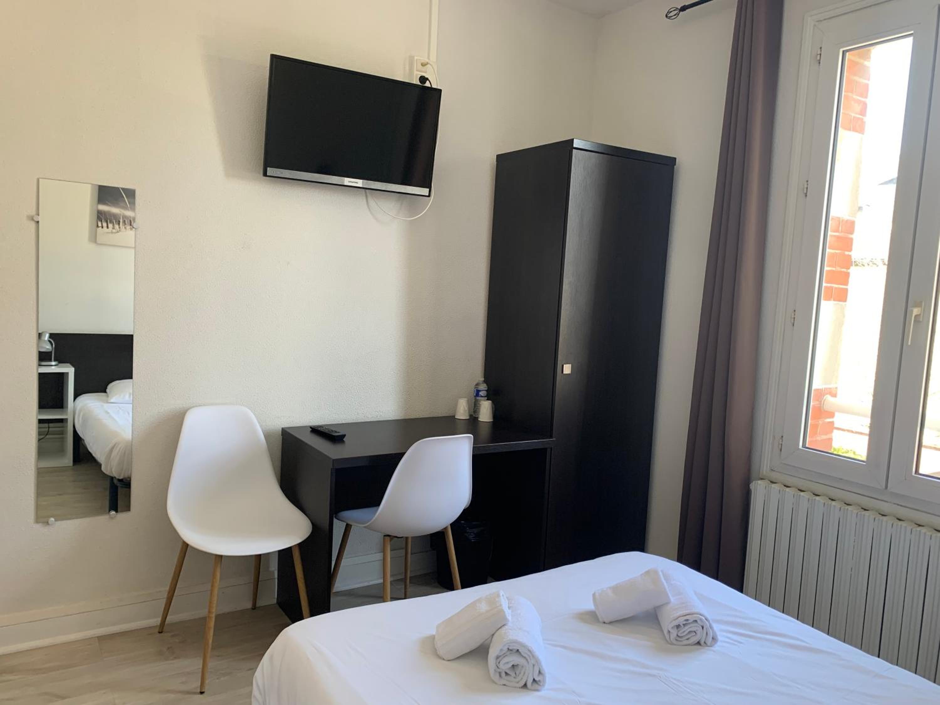 Double Room - Photo 4
