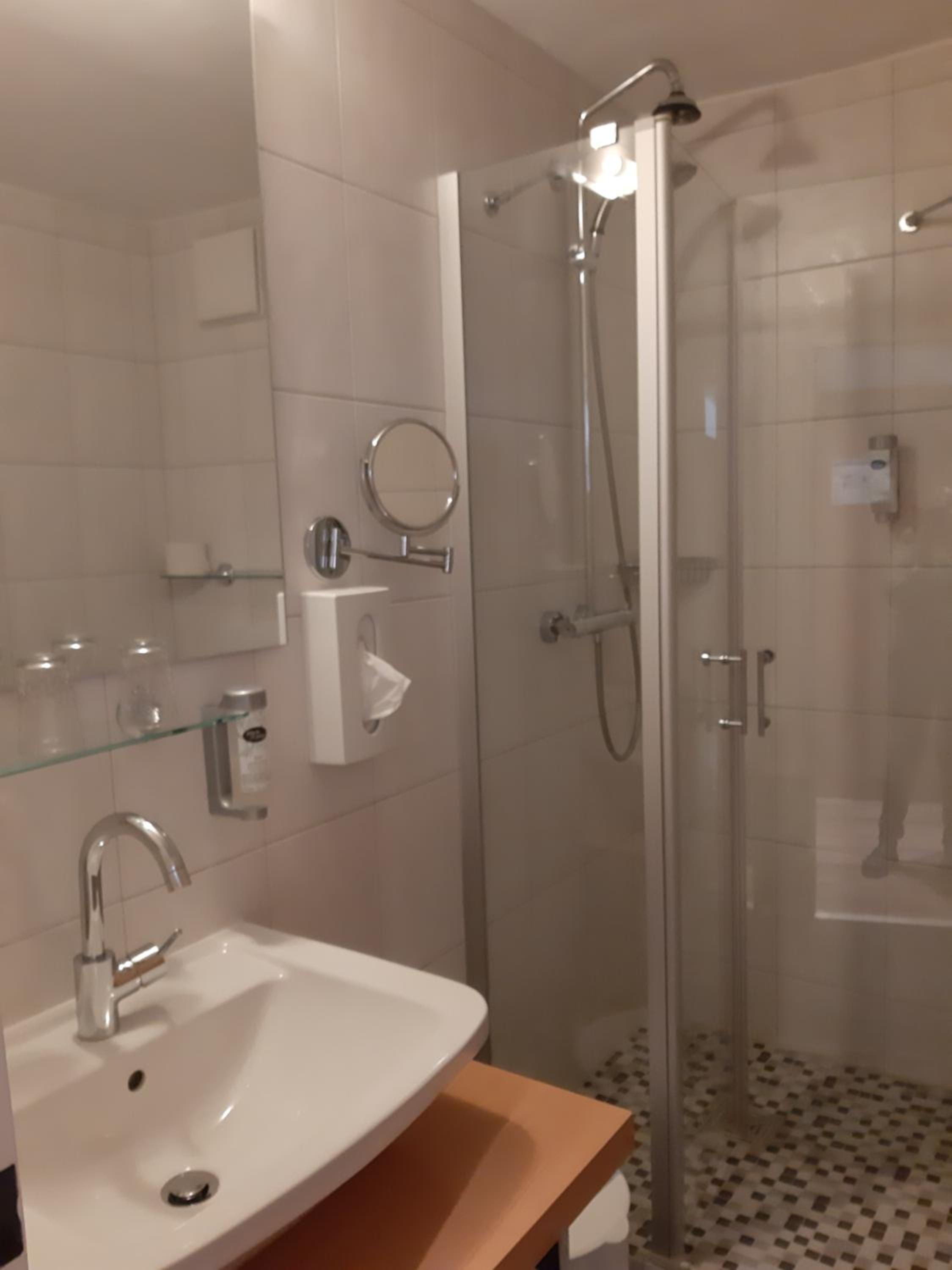 Double Room - Photo 8