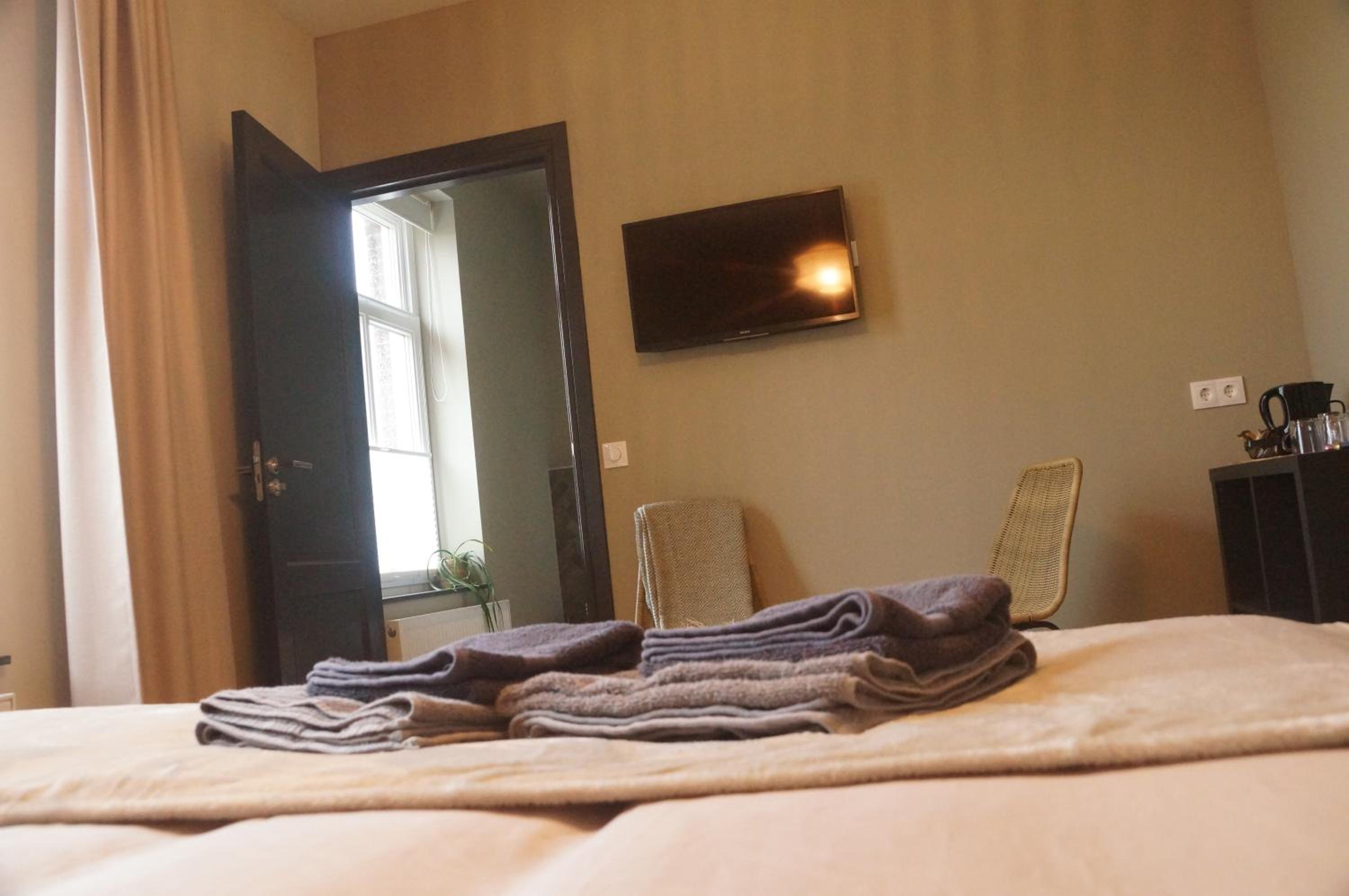 Double Room with Private Bathroom photo 3