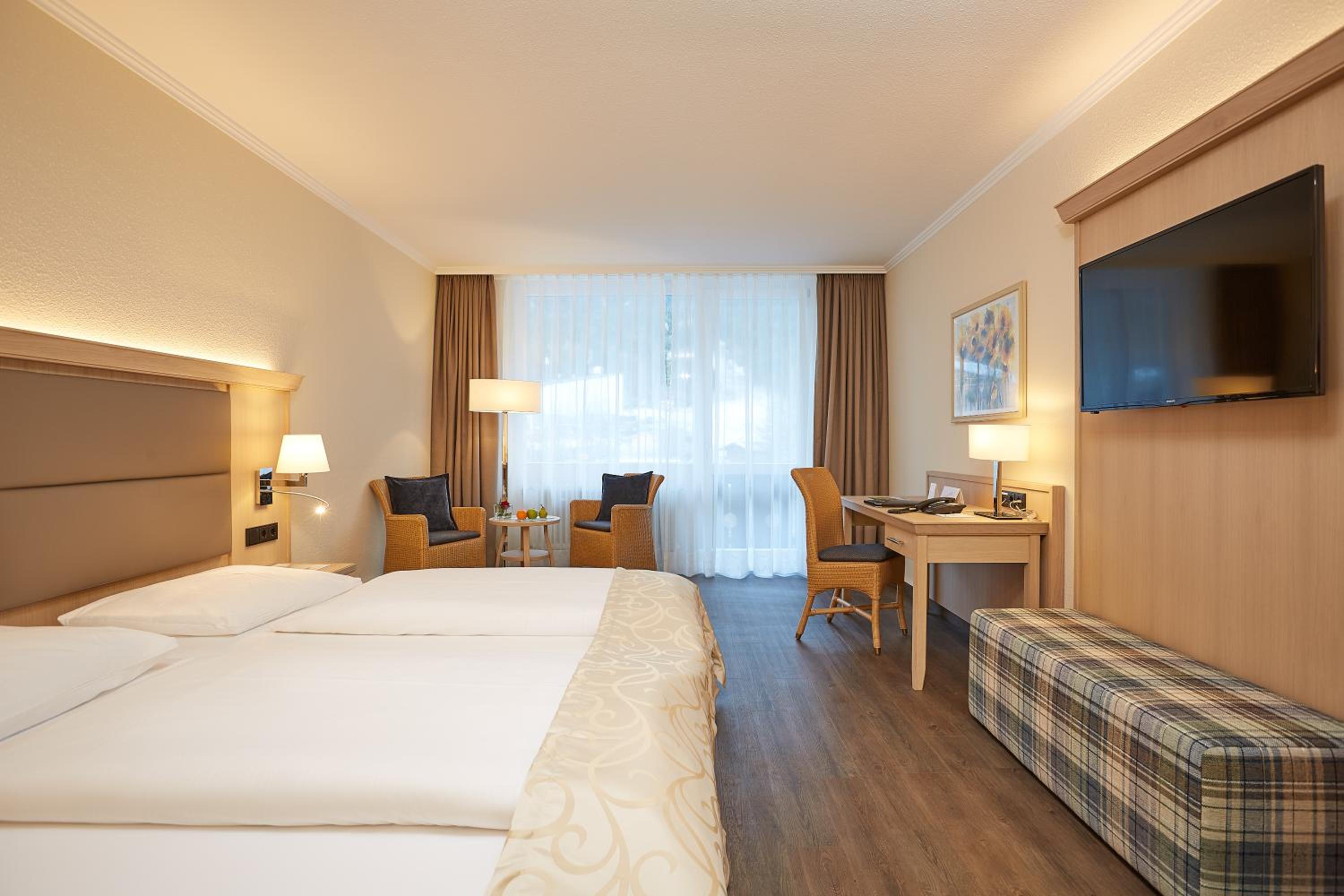 Double or Twin Room with Mountain View - Photo 2