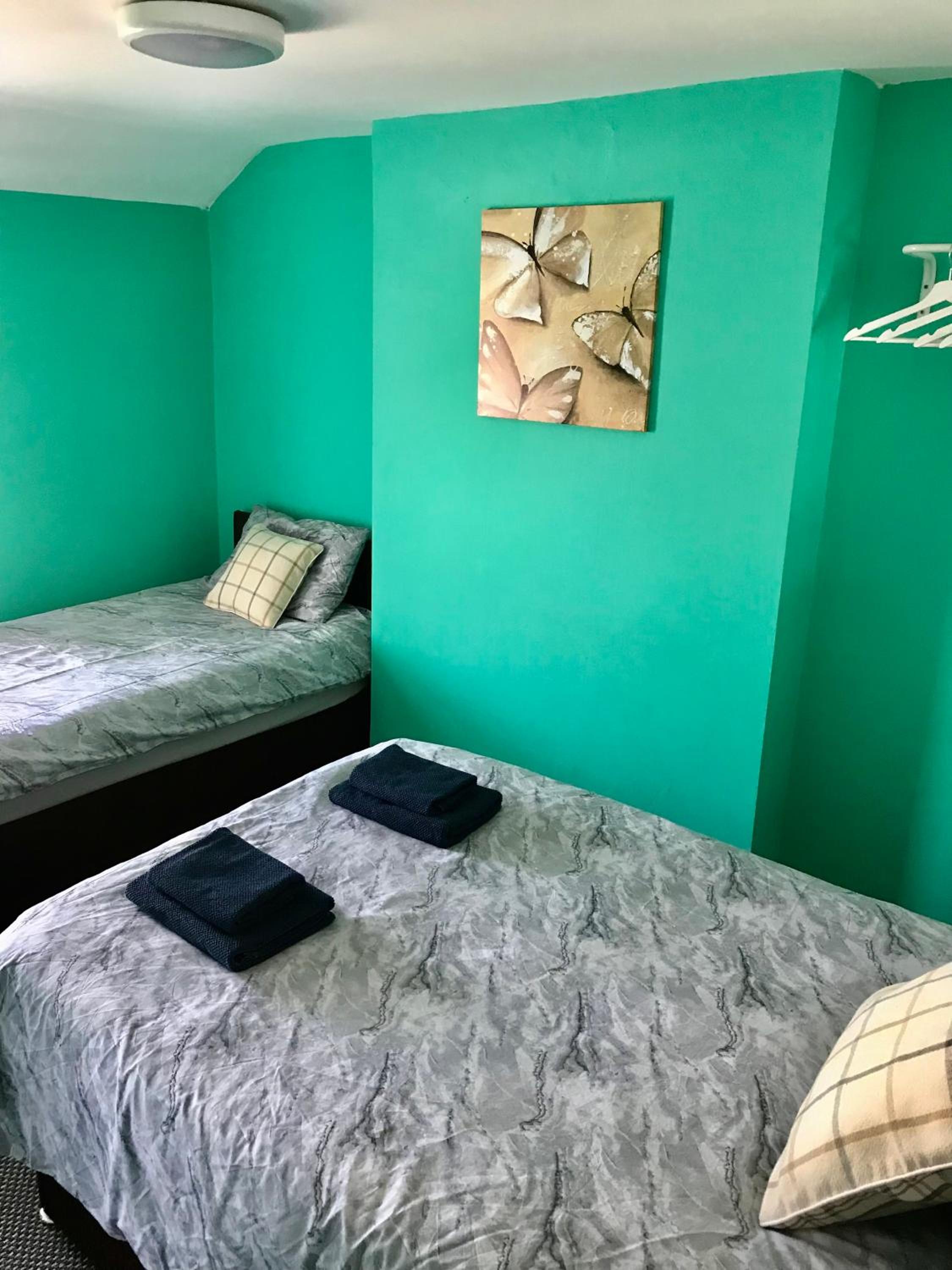 Comfort Triple Room with Shower - Photo 2