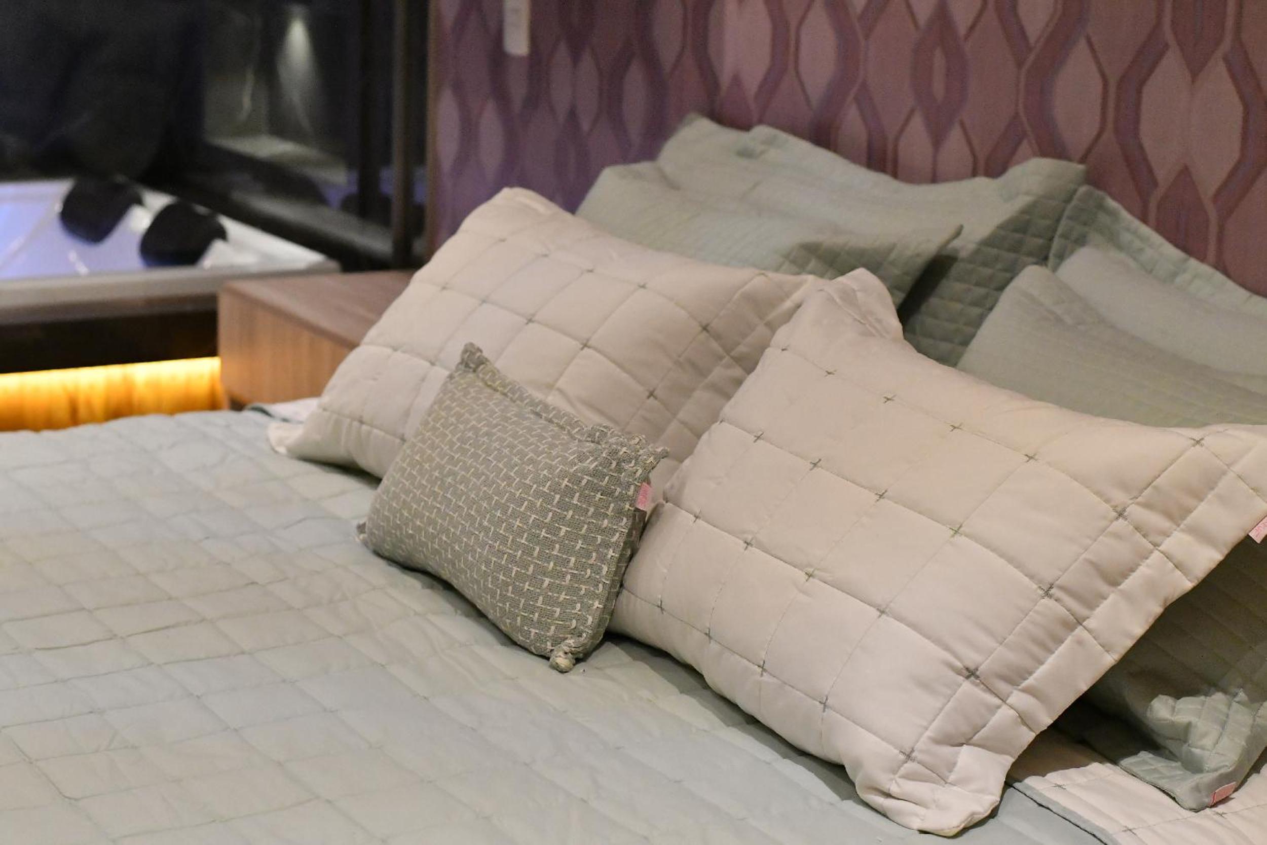 Deluxe Double Room with Bath photo 1