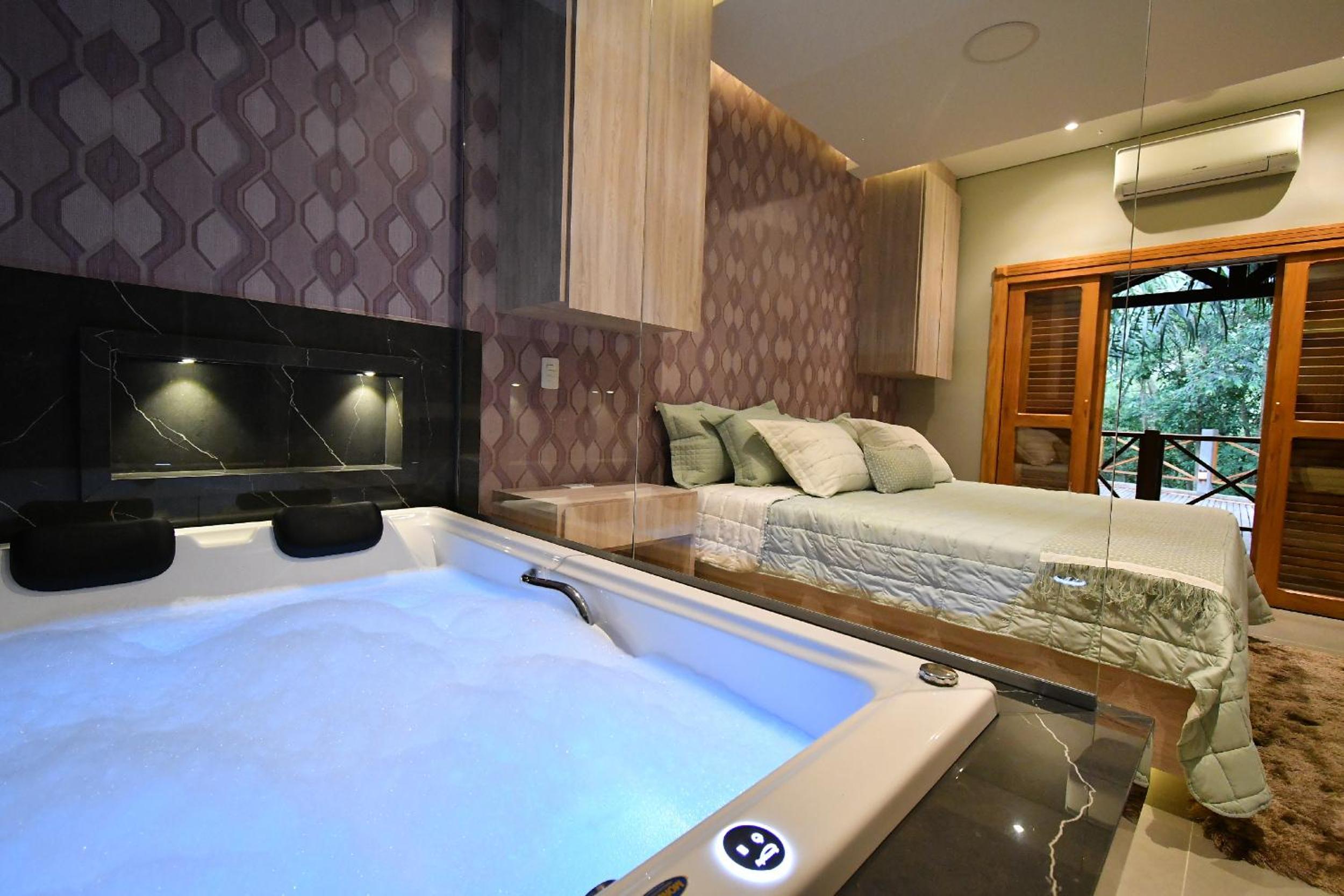 Deluxe Double Room with Bath photo 3