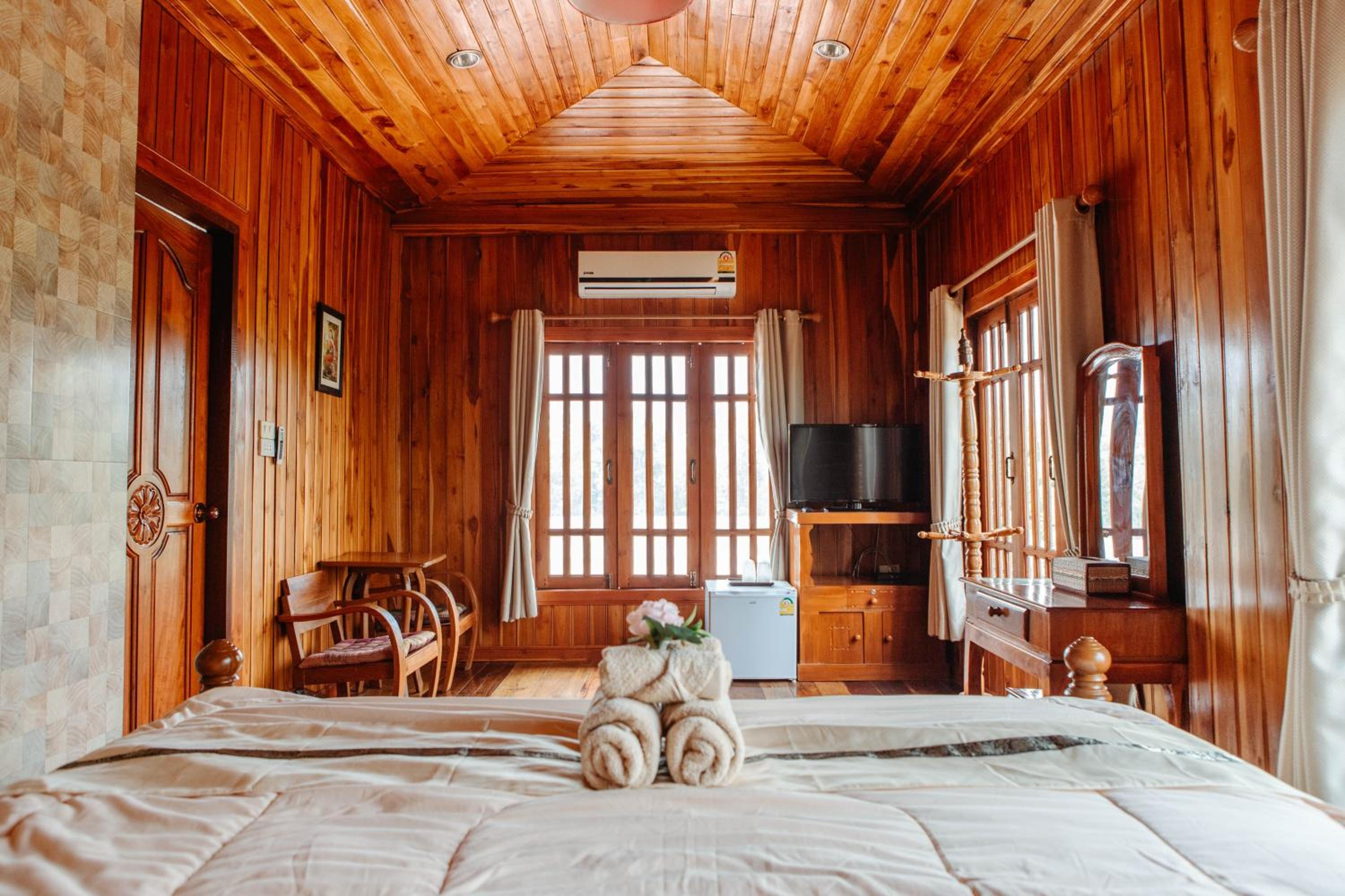 Double Room with Private External Bathroom - Photo 2