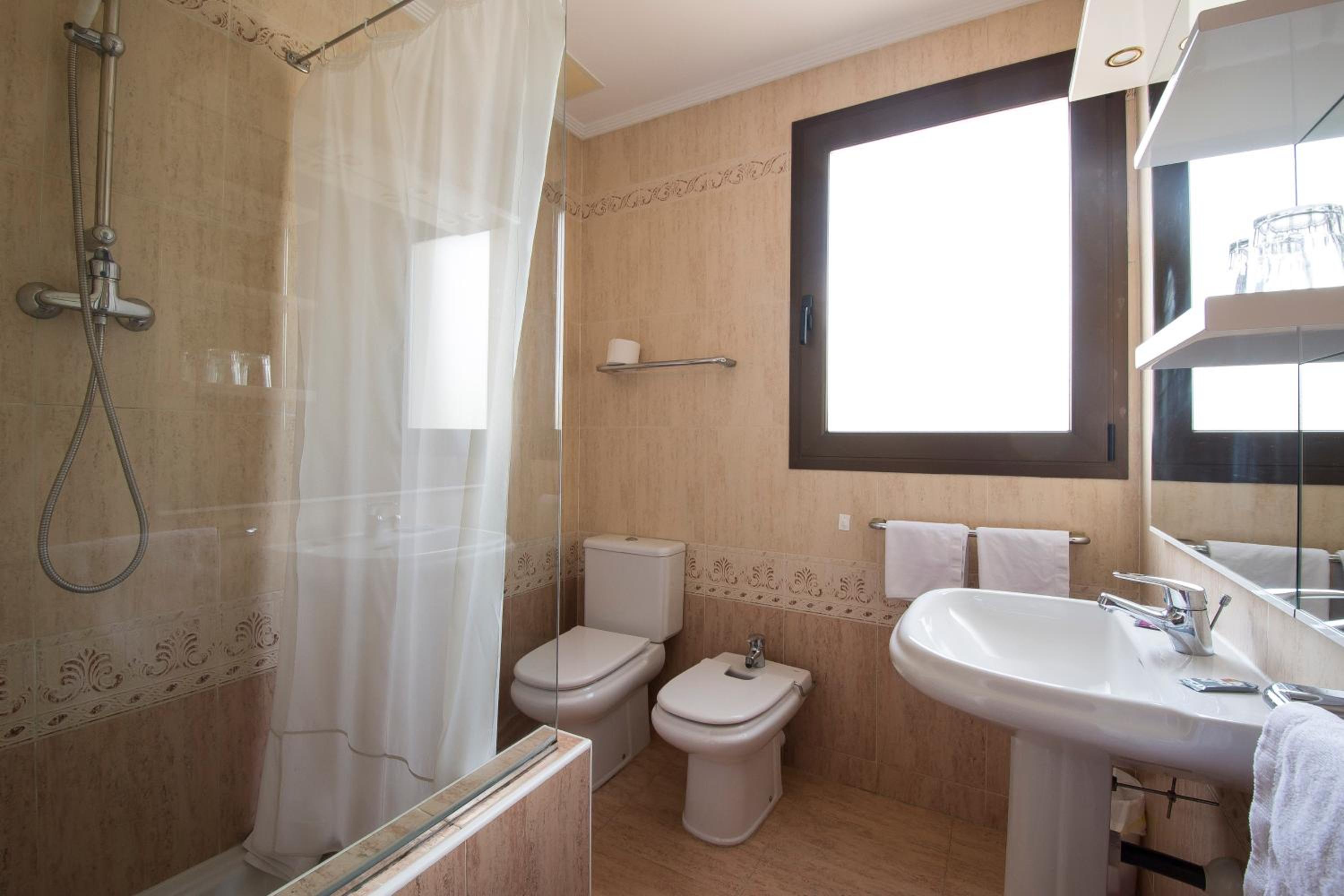 One-Bedroom Apartment with Terrace and Sea View (2 Adults + 2 Children) photo 2