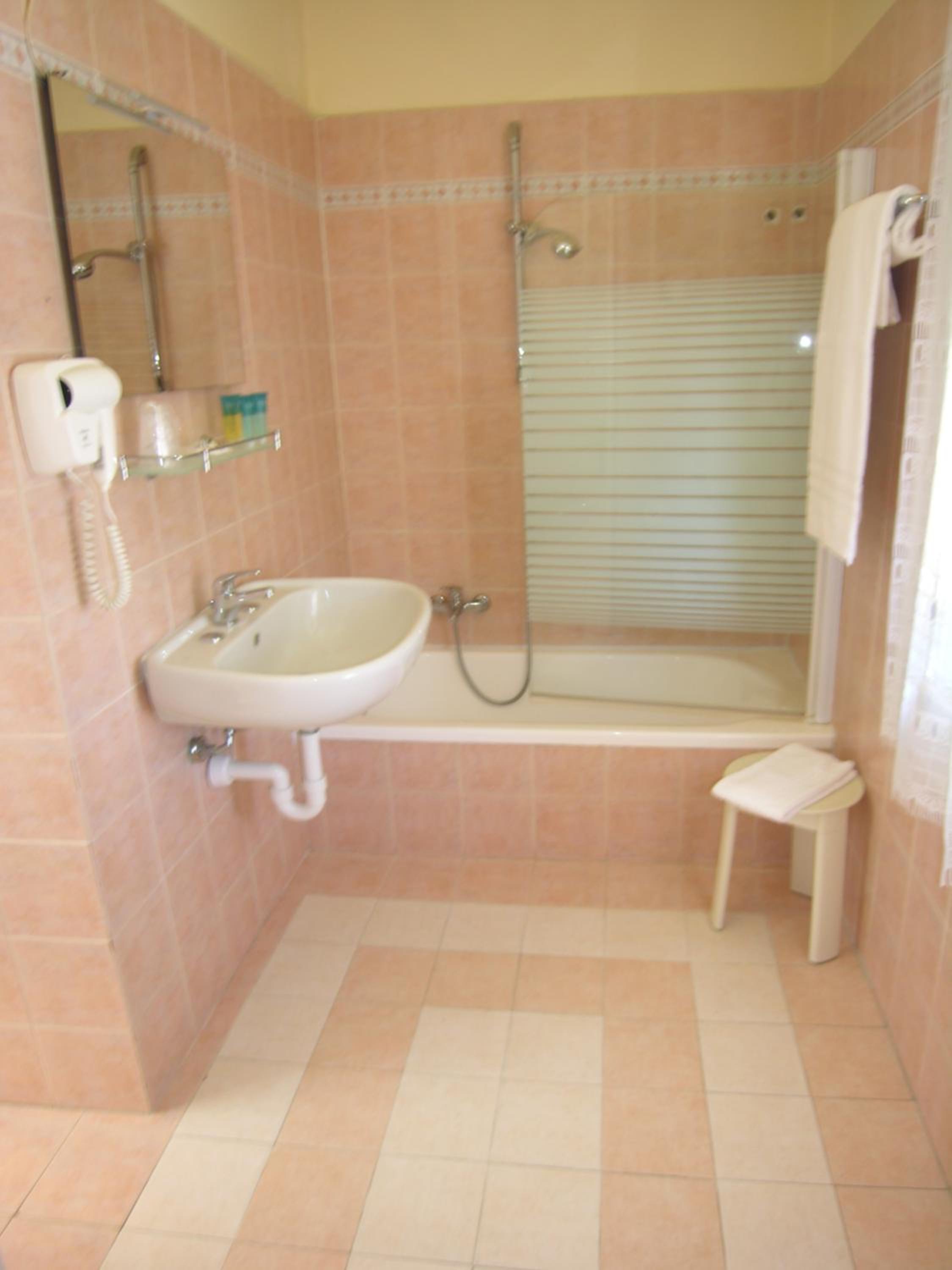 Triple Room - Photo 1