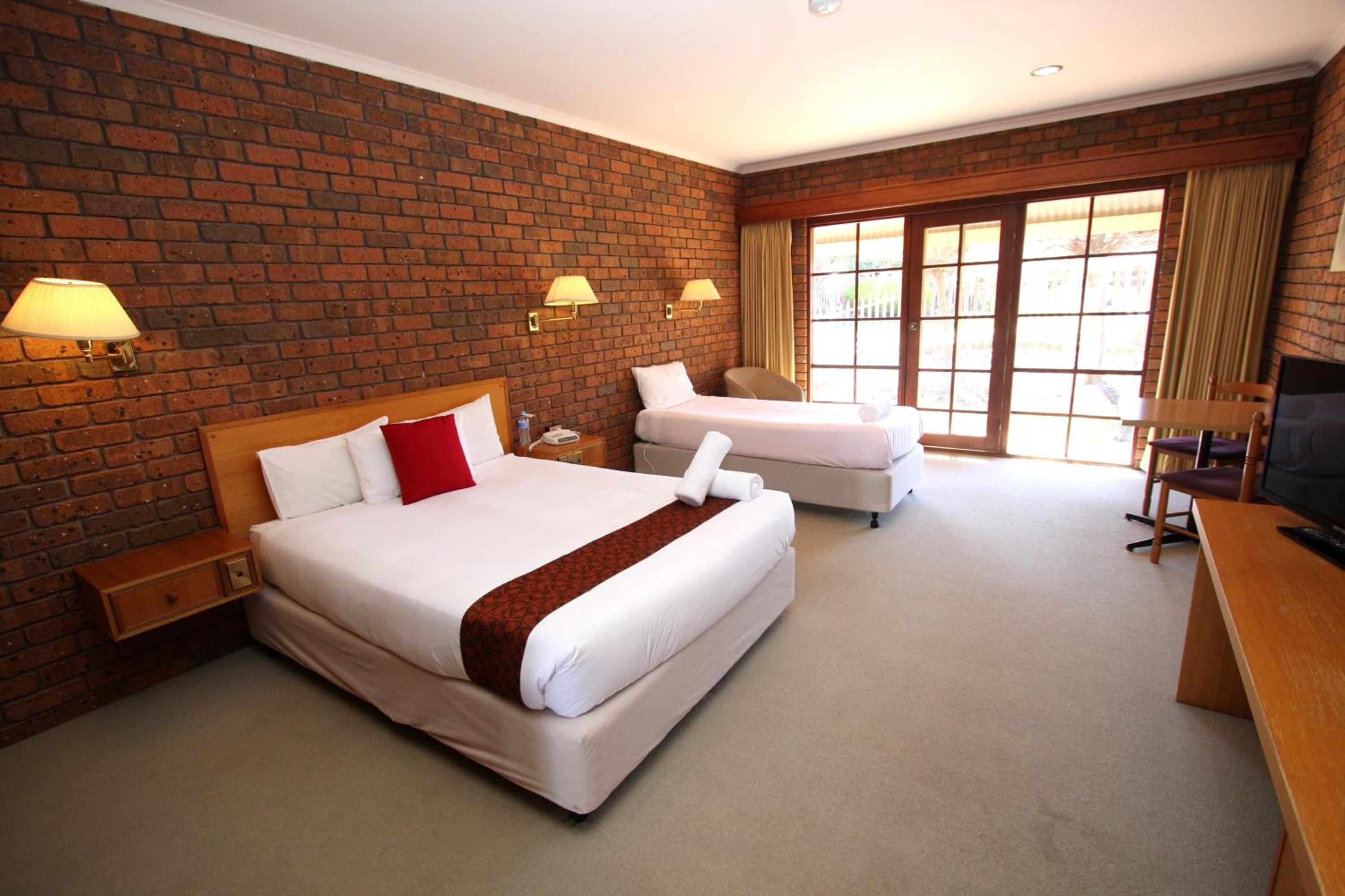 Standard Triple Room - Photo 3