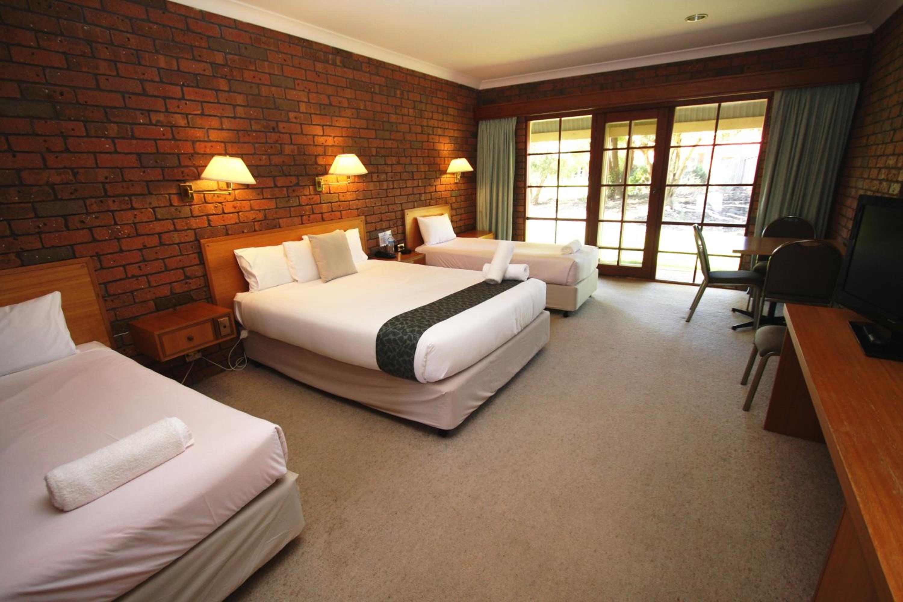 Quadruple Room - Photo 2