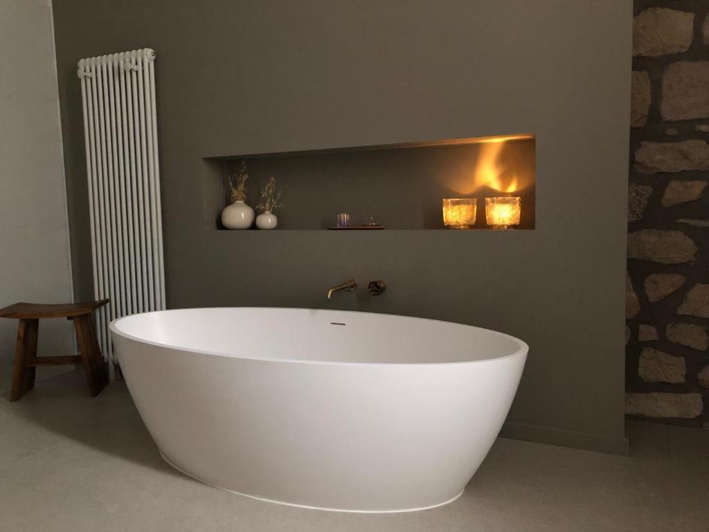 Deluxe Double Room with Bath - Photo 2