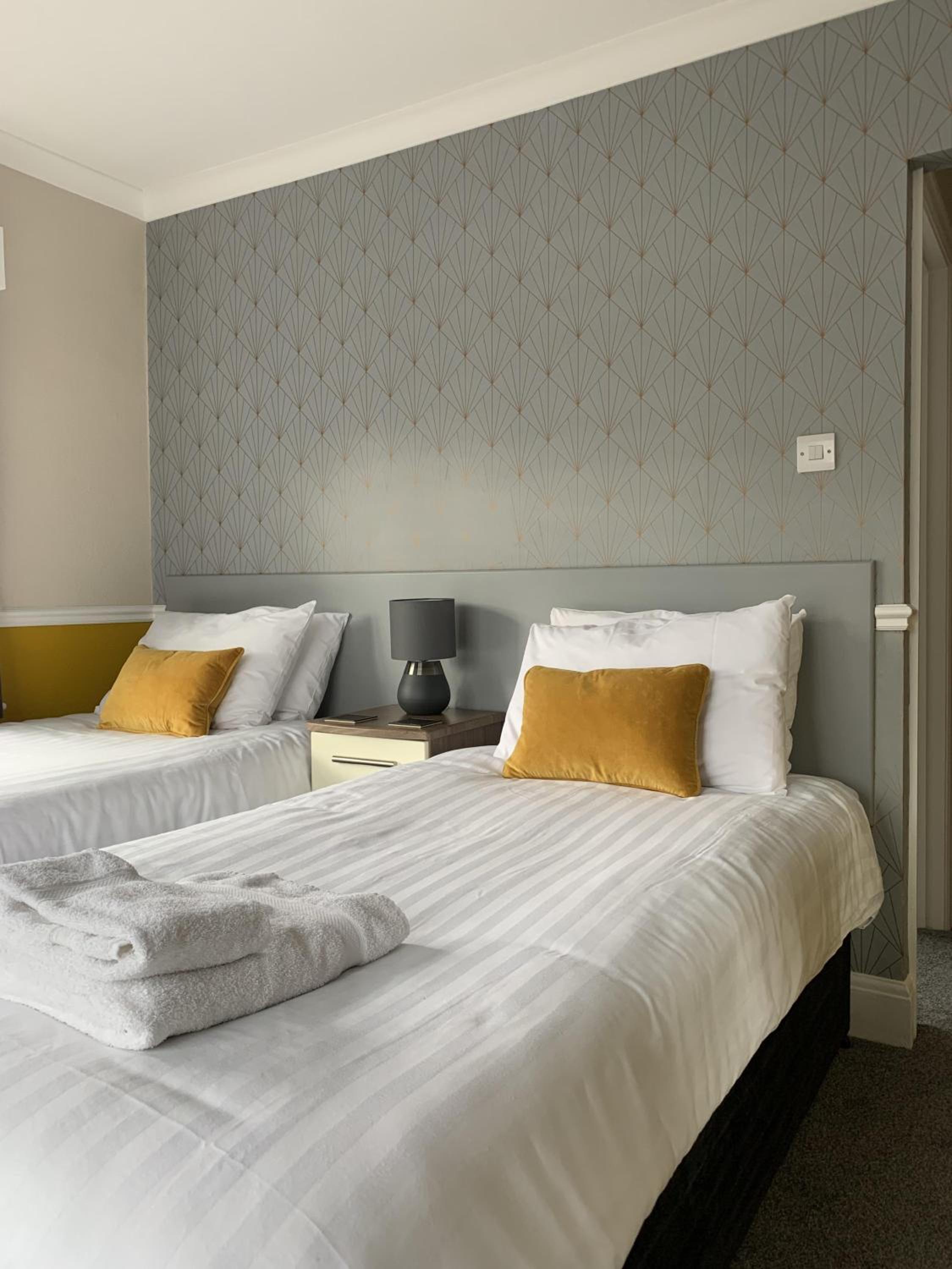 Standard Twin Room photo 2