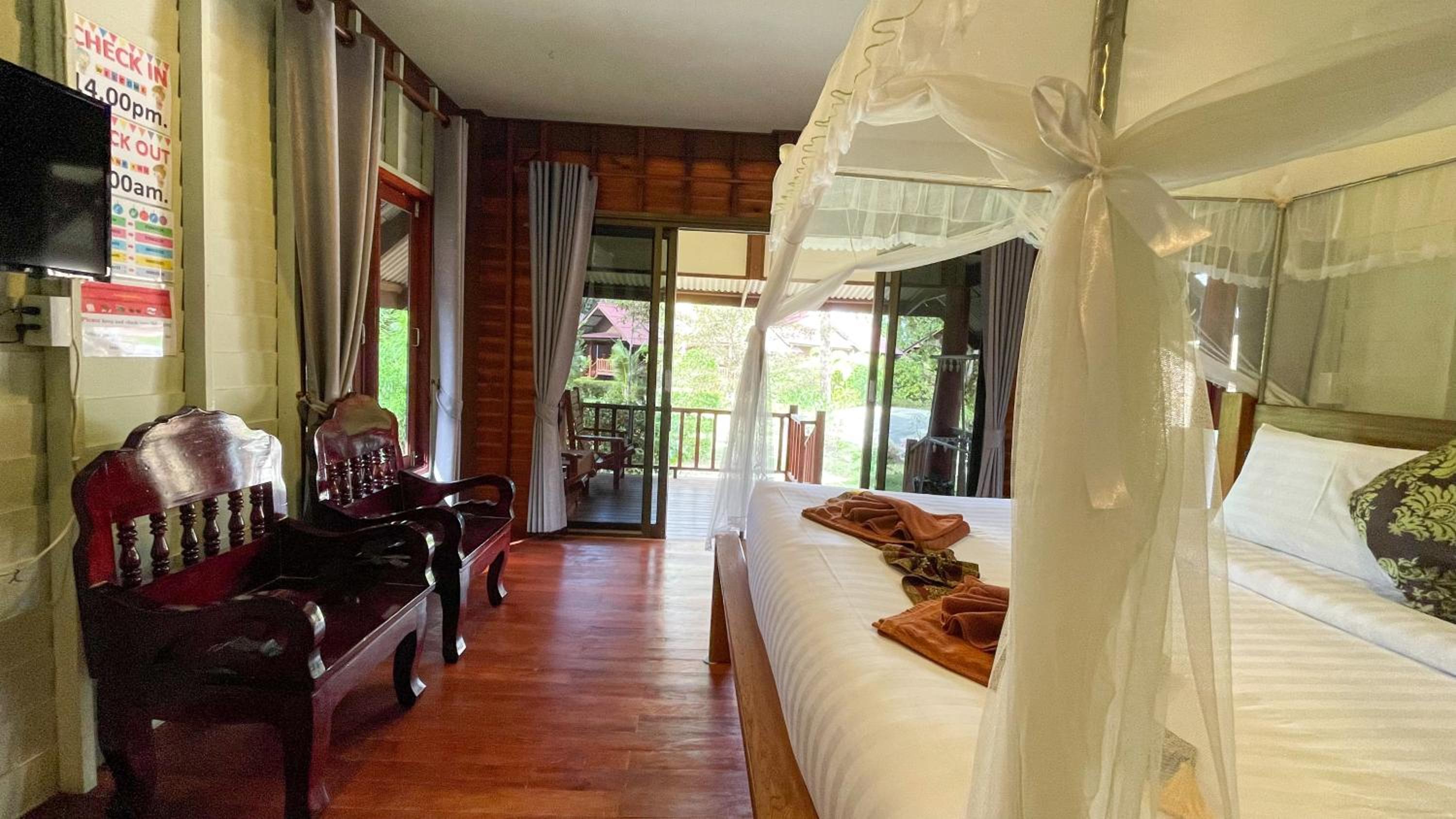 One-Bedroom Bungalow with Air Conditioning