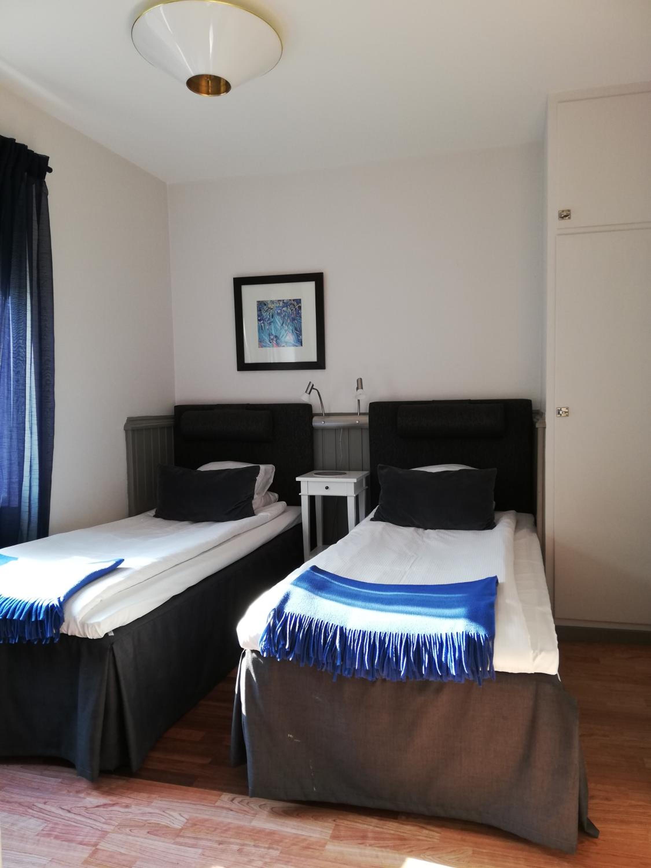 Double or Twin Room - Photo 9