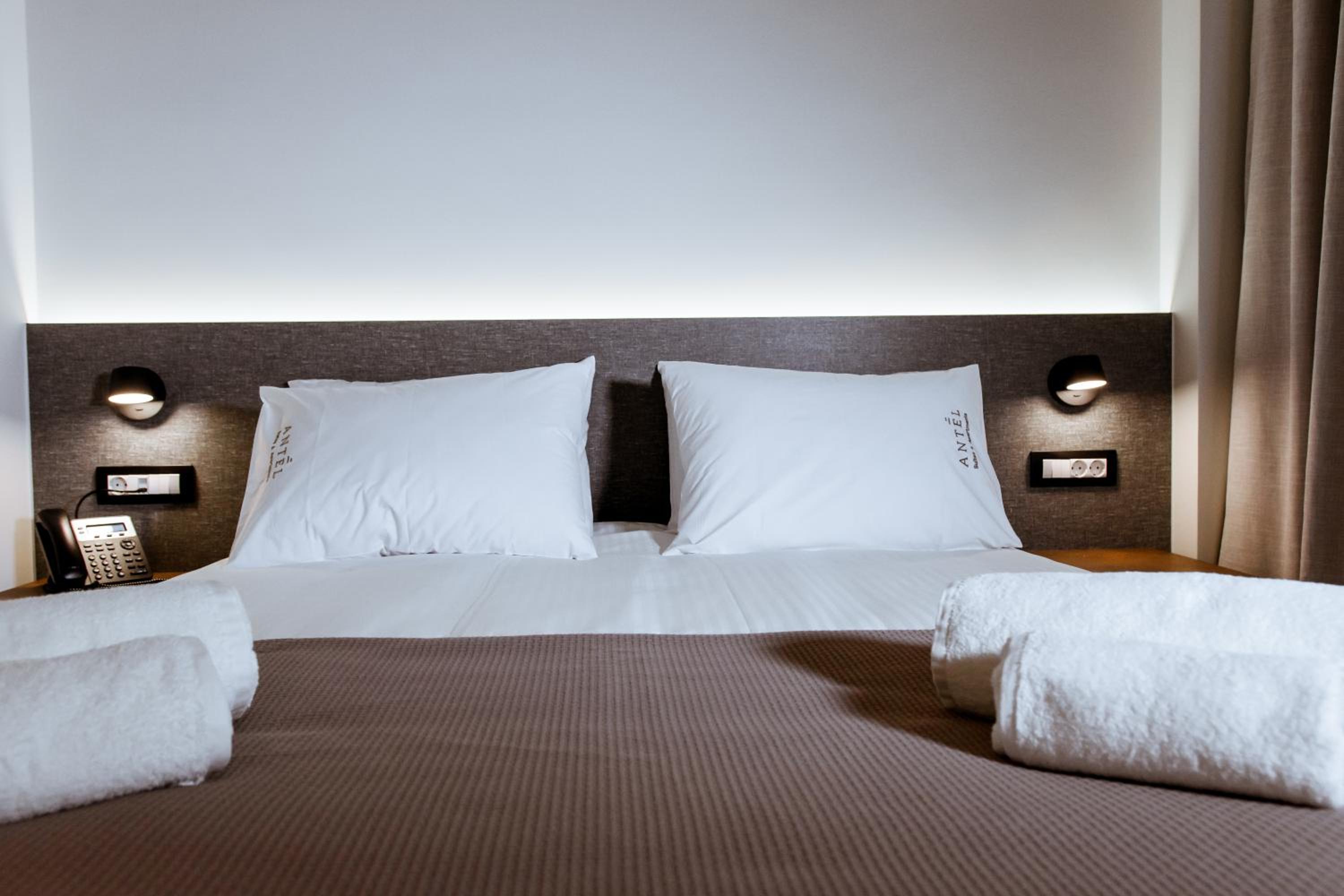 Superior King Suite - Photo 2