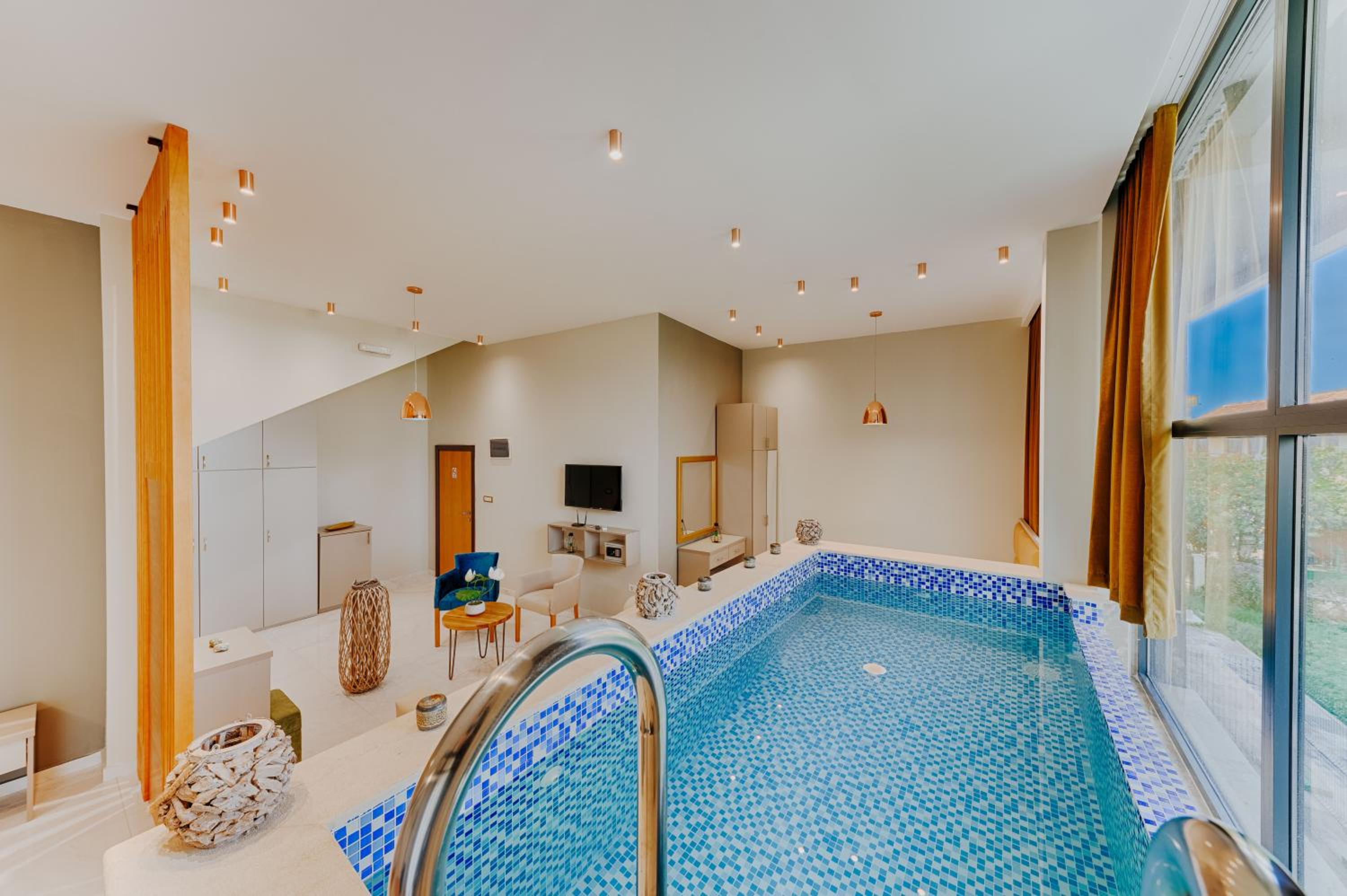 Suite with Private Pool