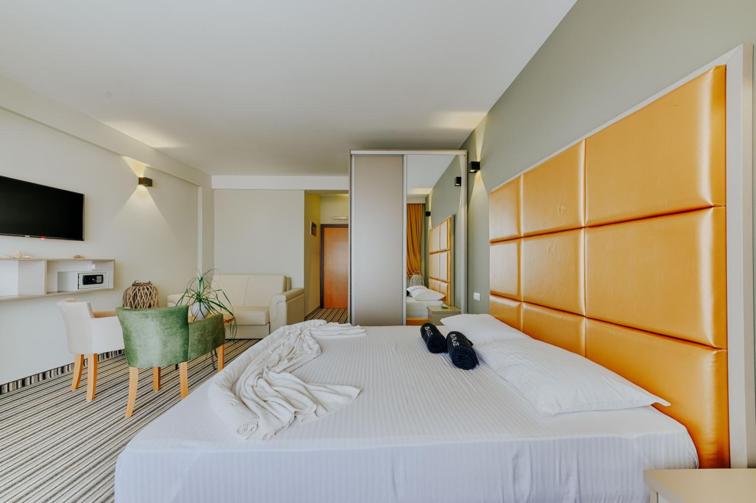 Queen Room with Balcony
