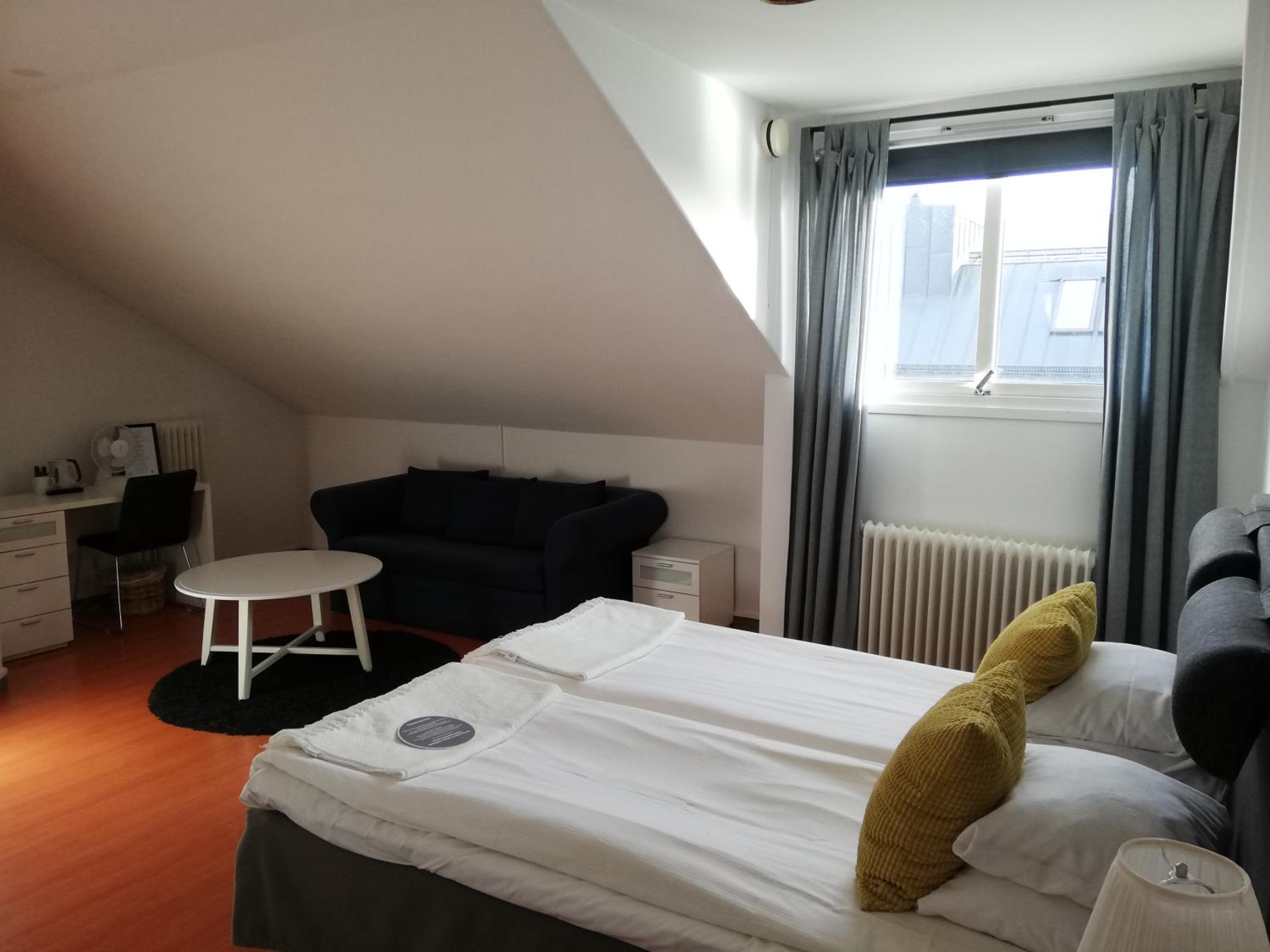 Double or Twin Room - Photo 3