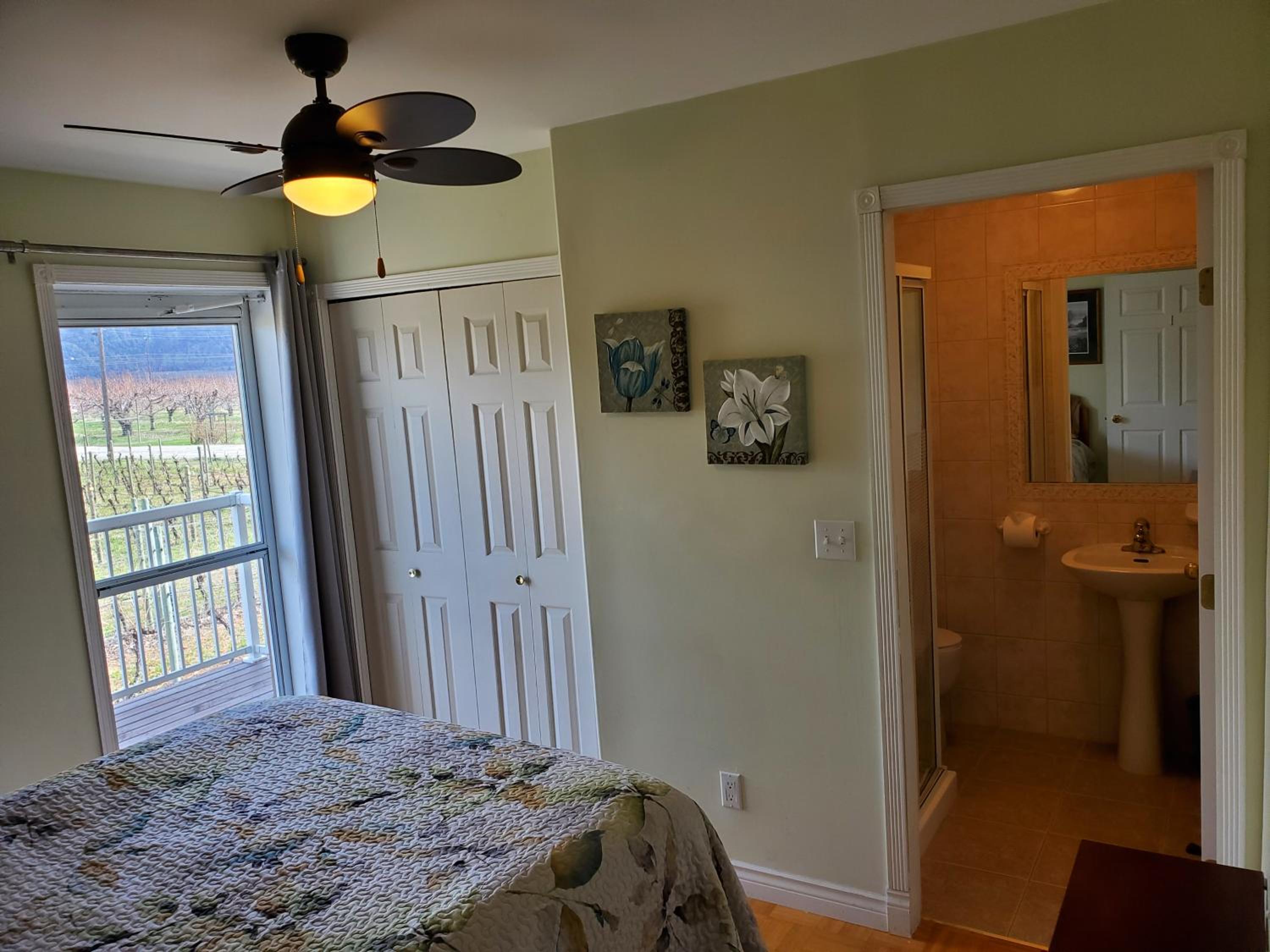 Queen Room photo 1