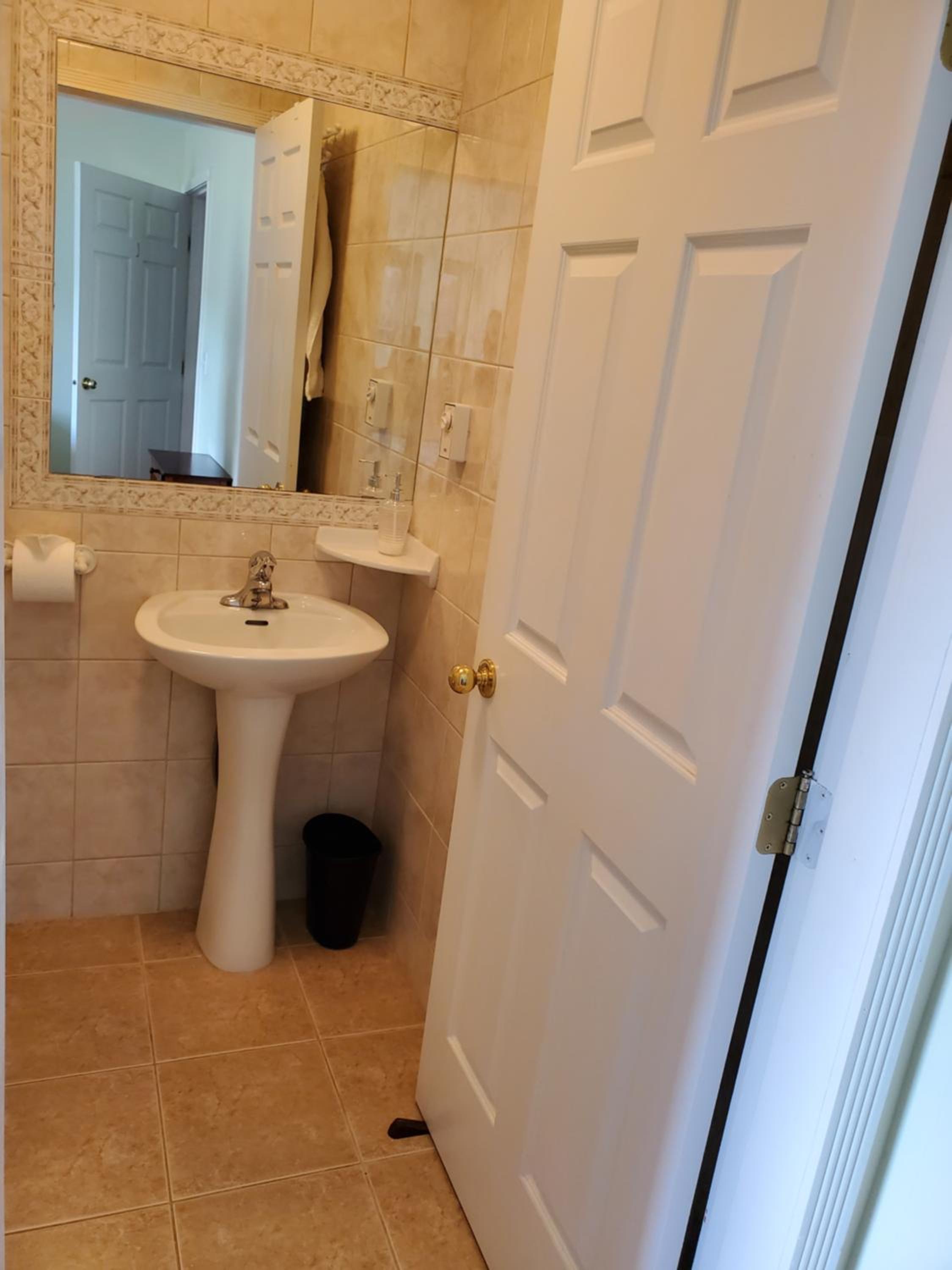 Queen Room photo 3