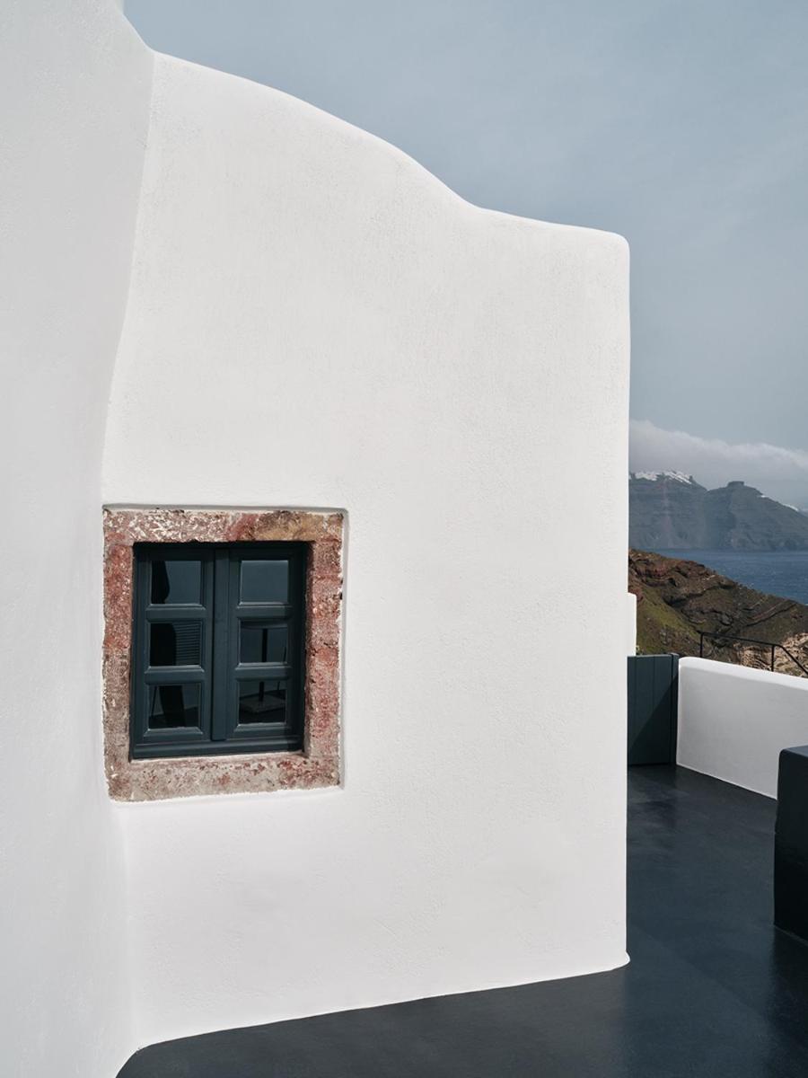 Honeymoon Suite with Outdoor Hot Tub & Caldera View photo 2