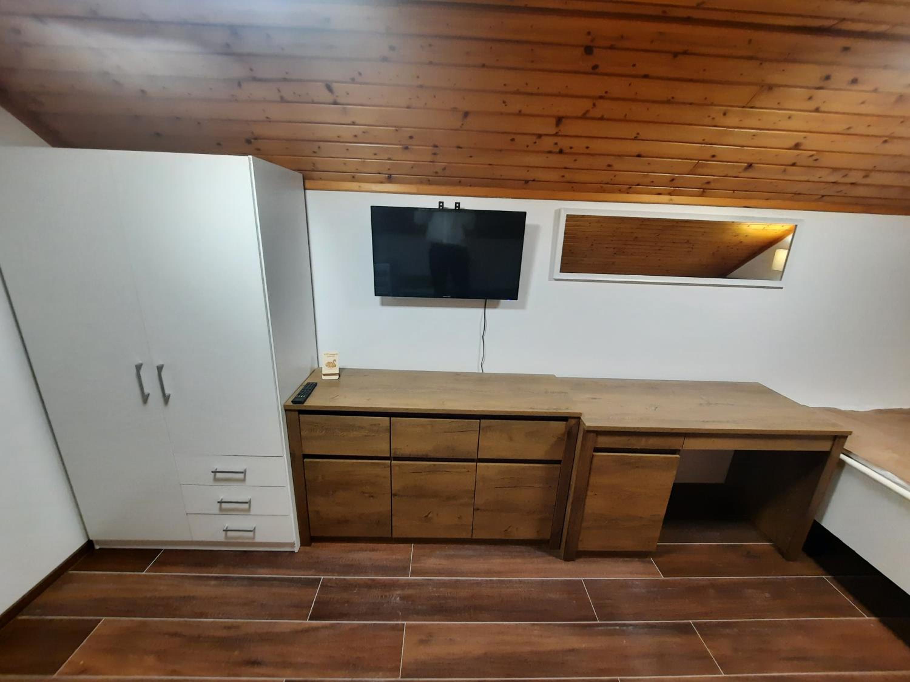 Family Room - Photo 3