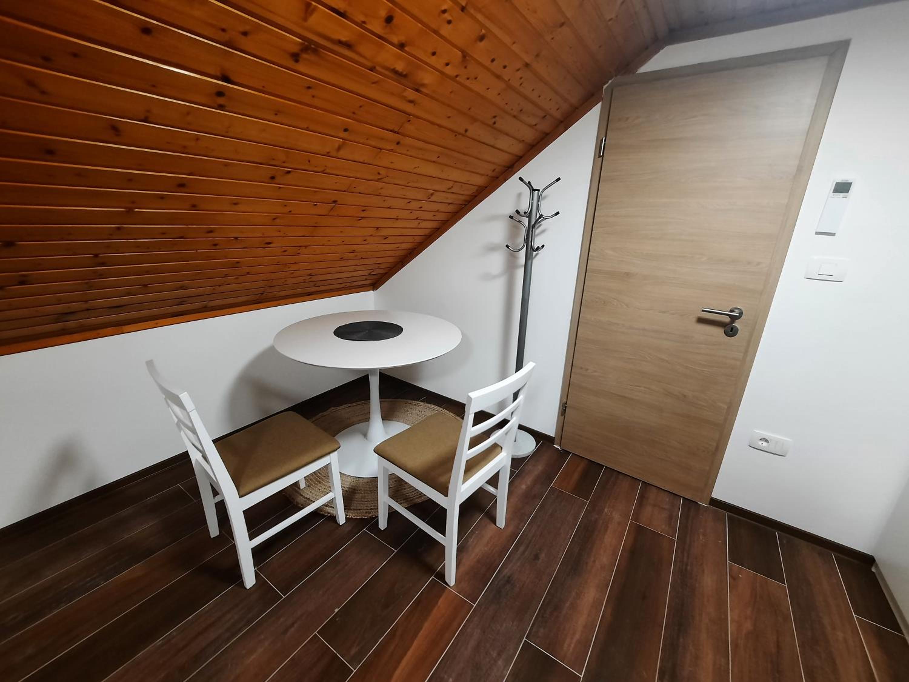 Family Room - Photo 9