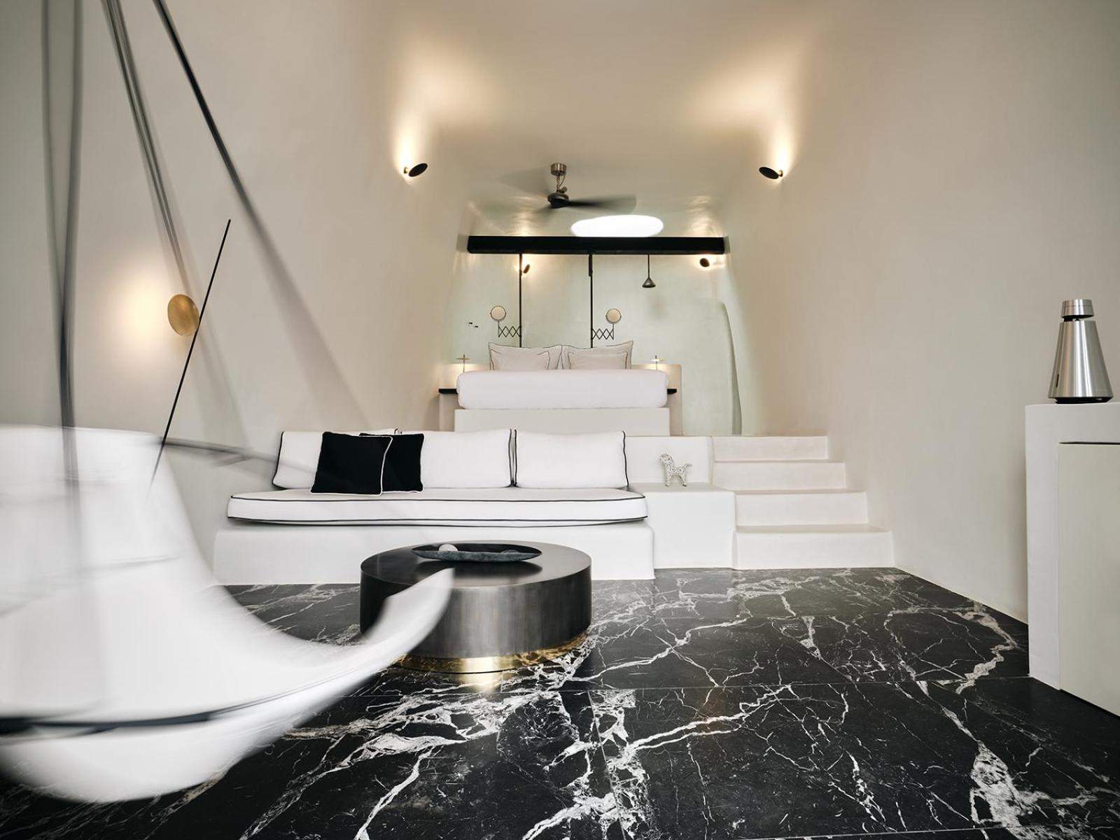 Signature Suite with Outdoor Hot Tub & Caldera View