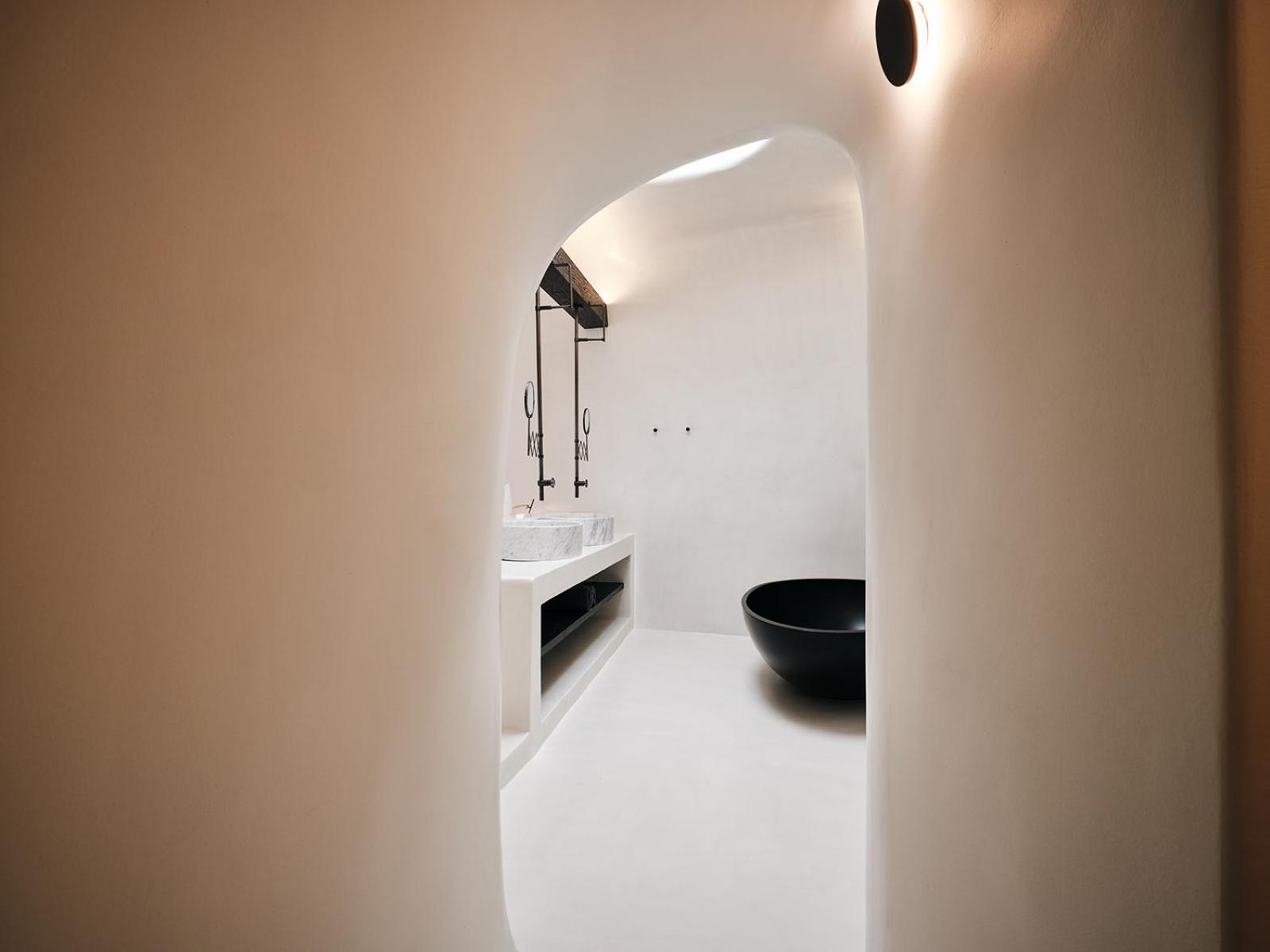 Signature Suite with Outdoor Hot Tub & Caldera View photo 2