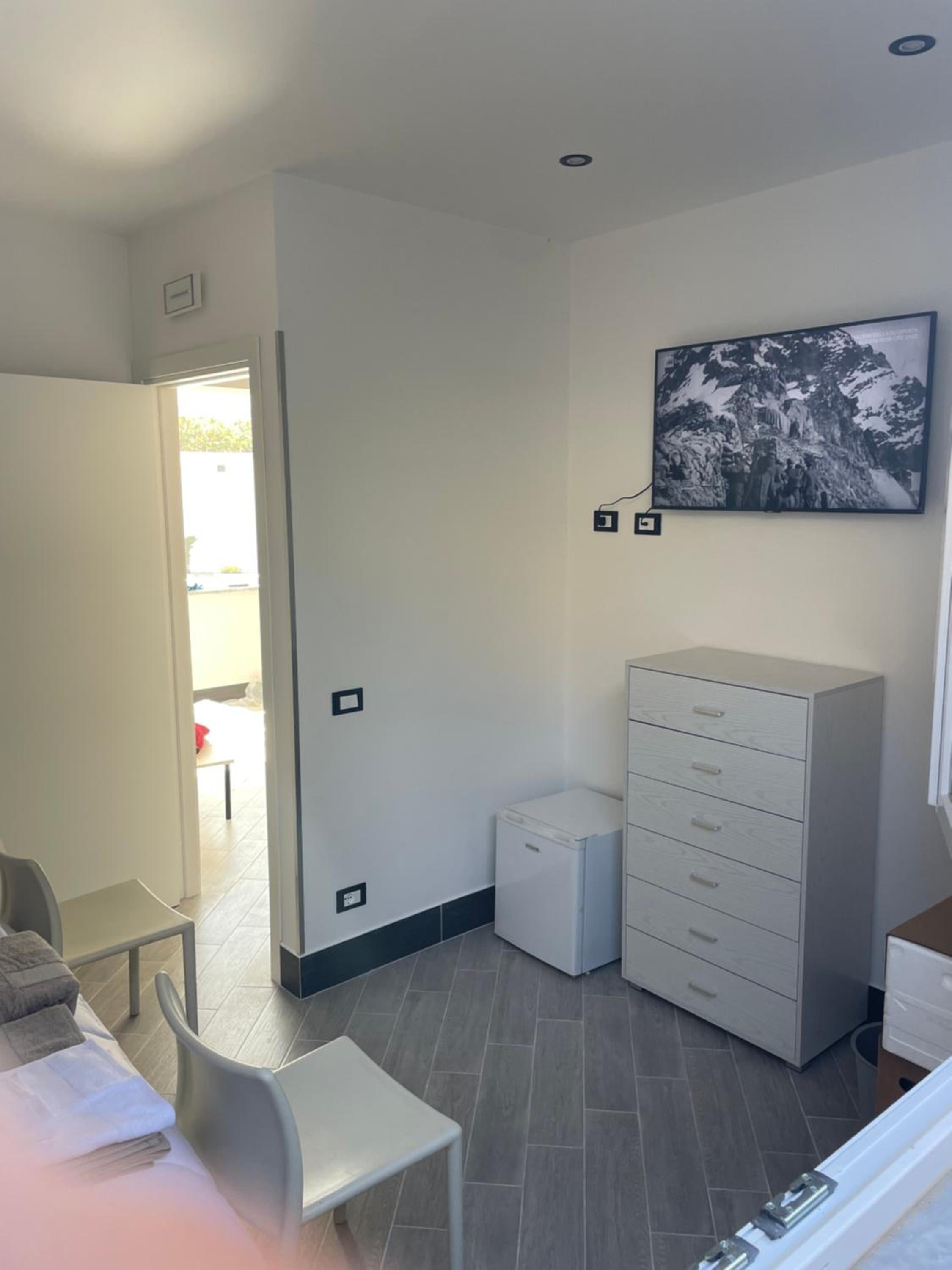 Deluxe Room (2 Adults + 1 Child) - Photo 6