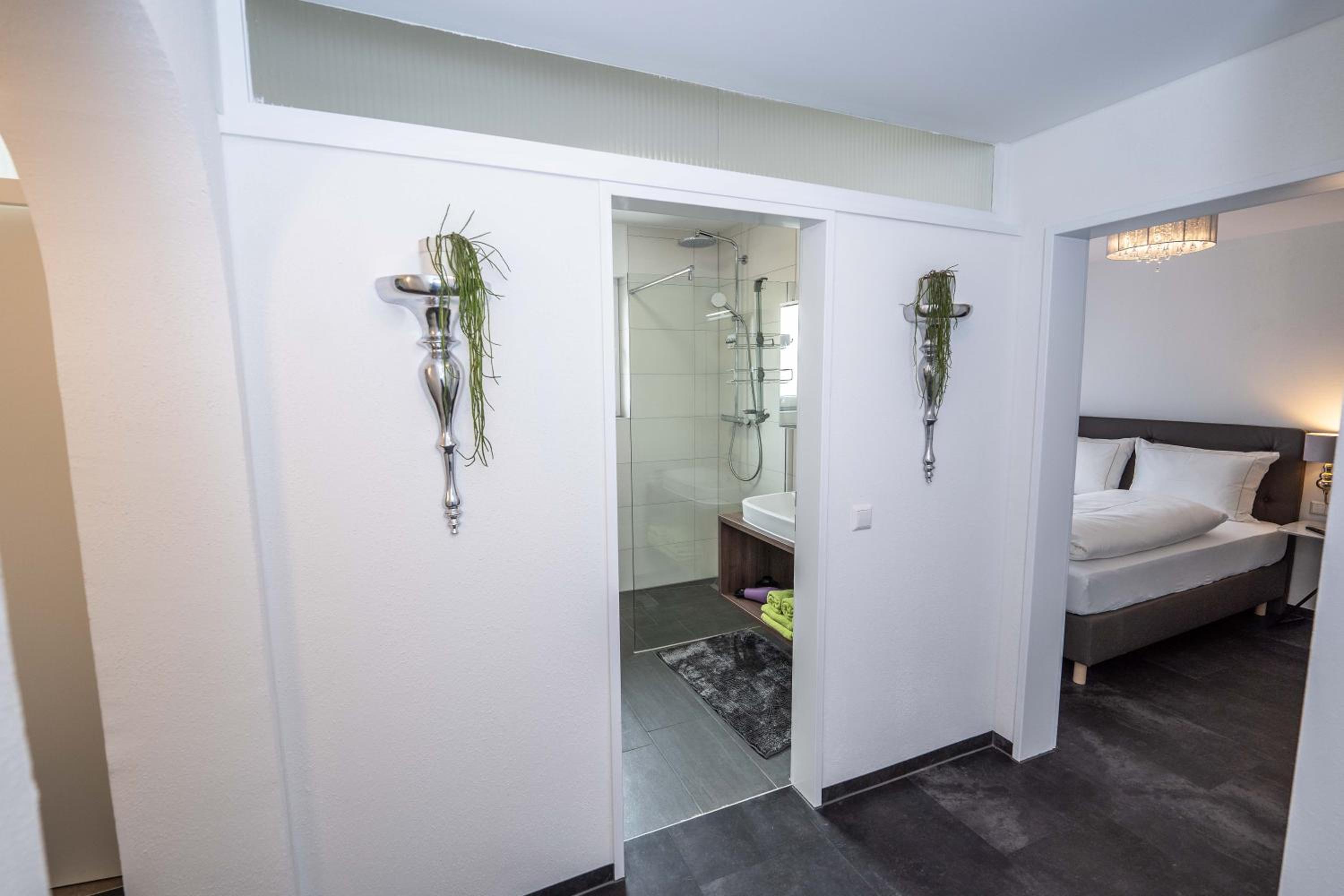 Two-Bedroom Apartment - Photo 17