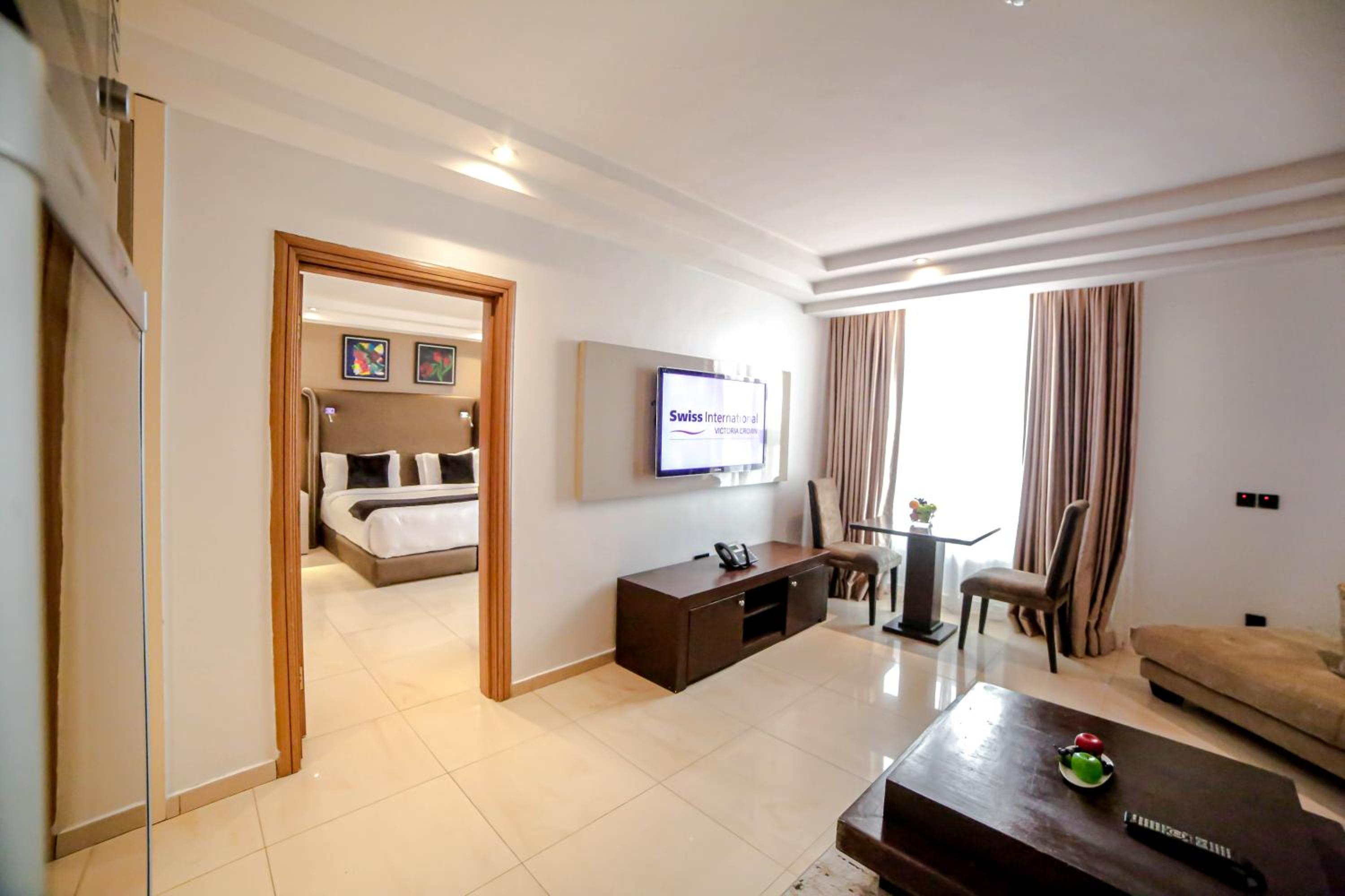 Executive Suite - Photo 1