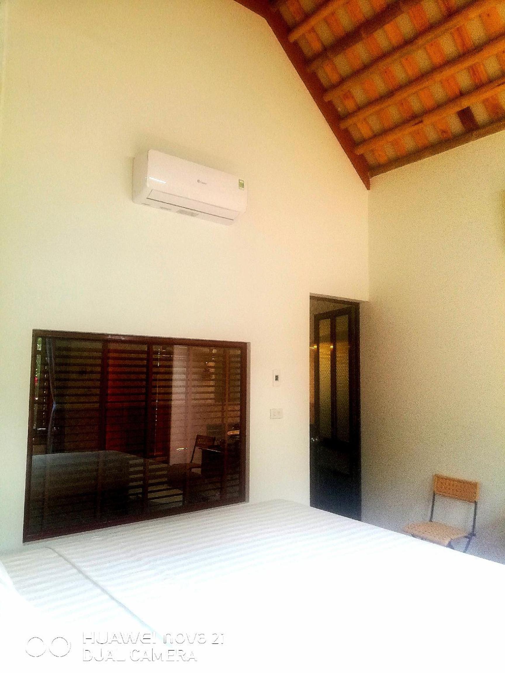Queen Room with Pool View