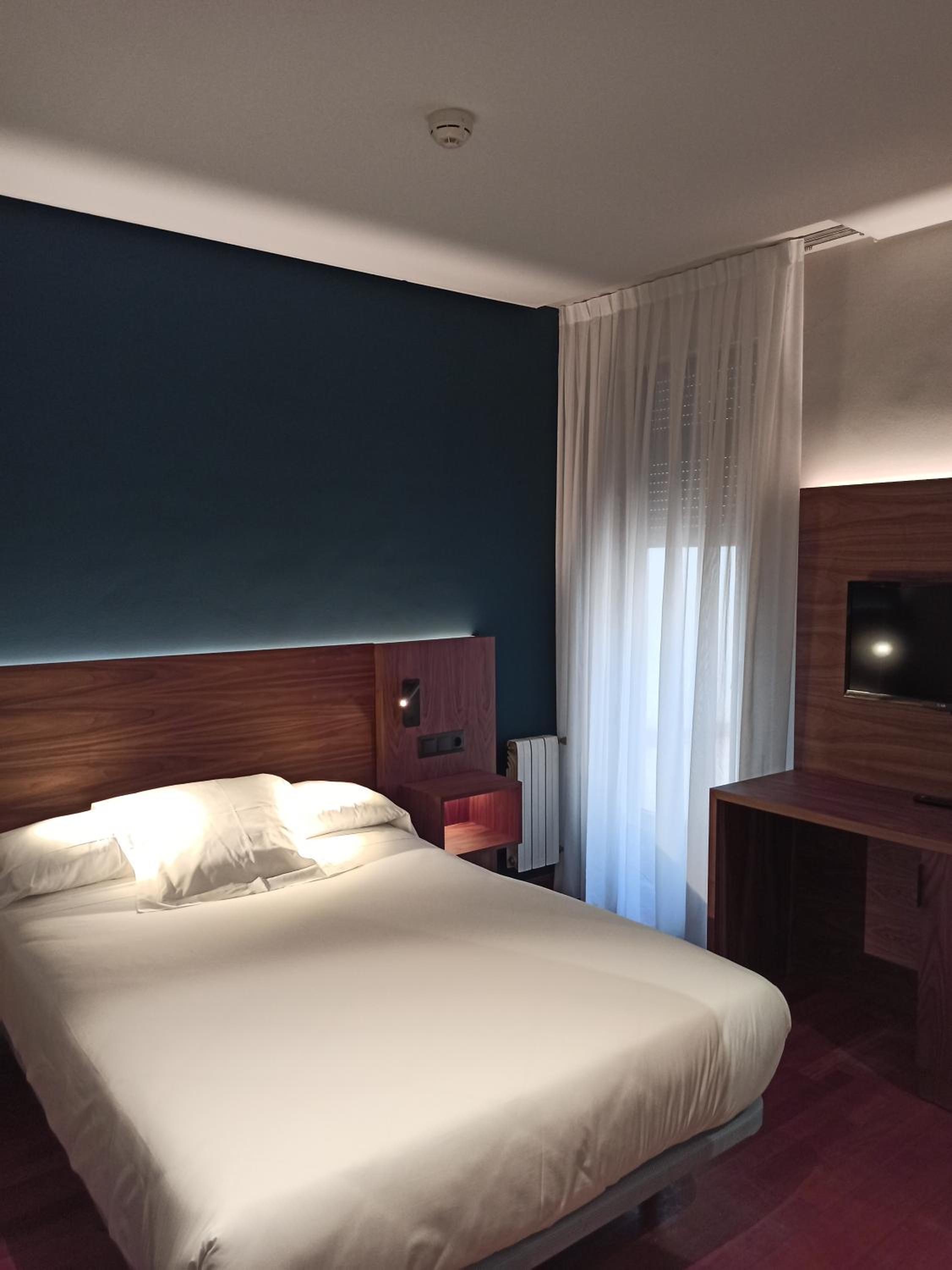 Deluxe Double or Twin Room - Photo 1