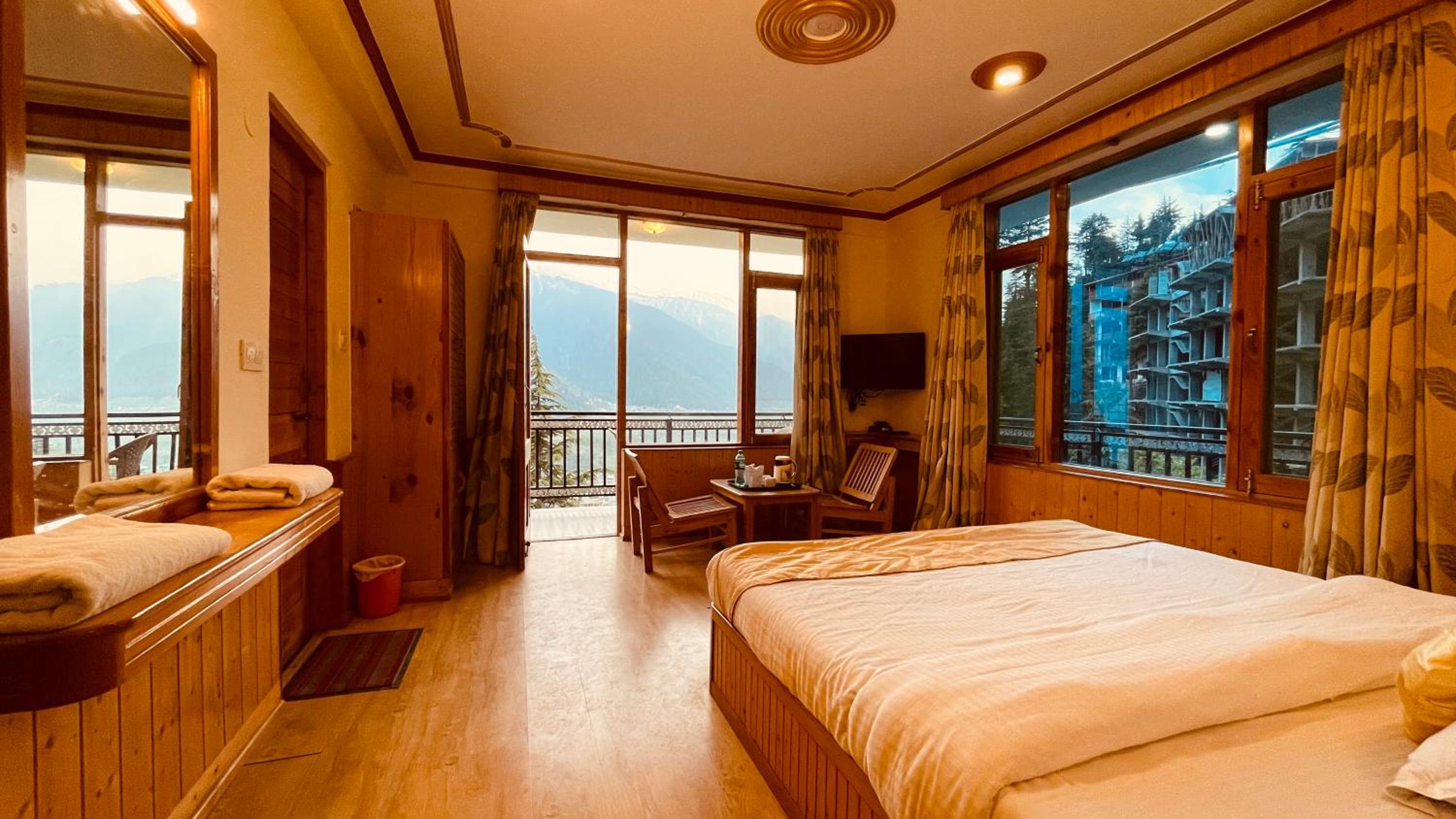 Queen Room with Balcony