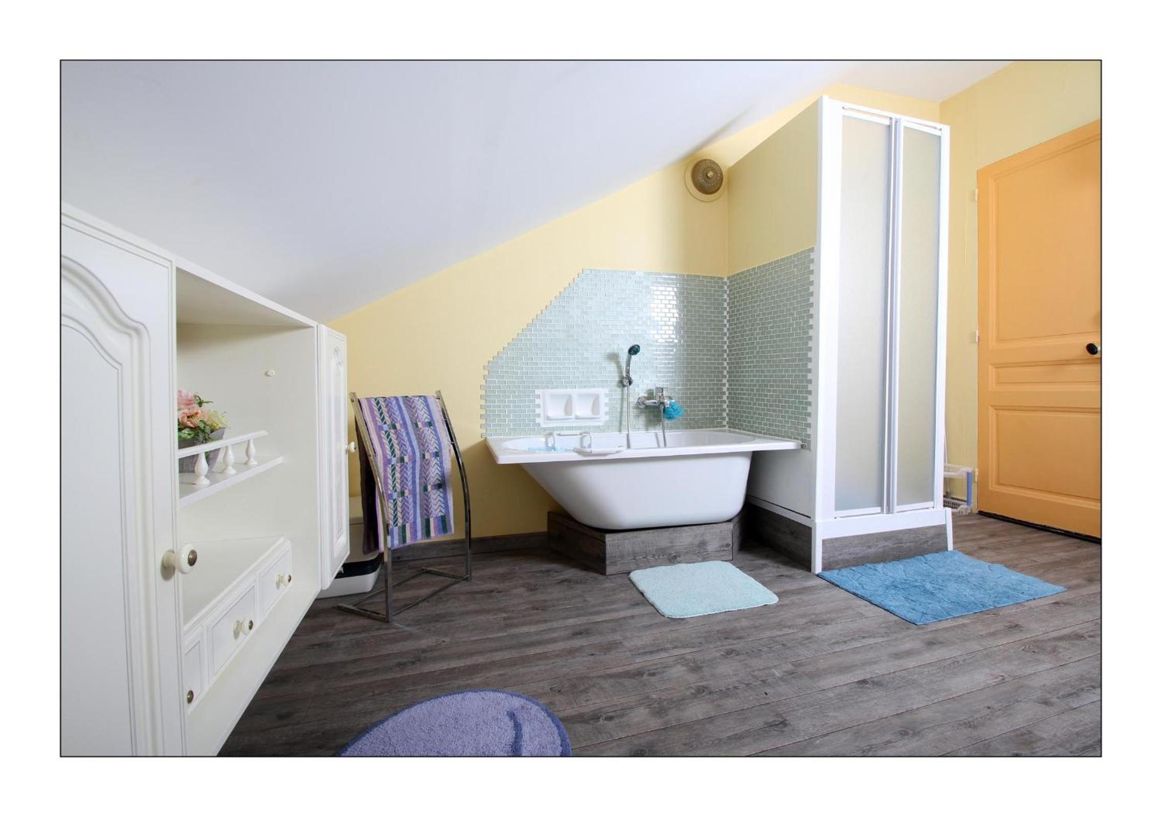 Double Room - Photo 5