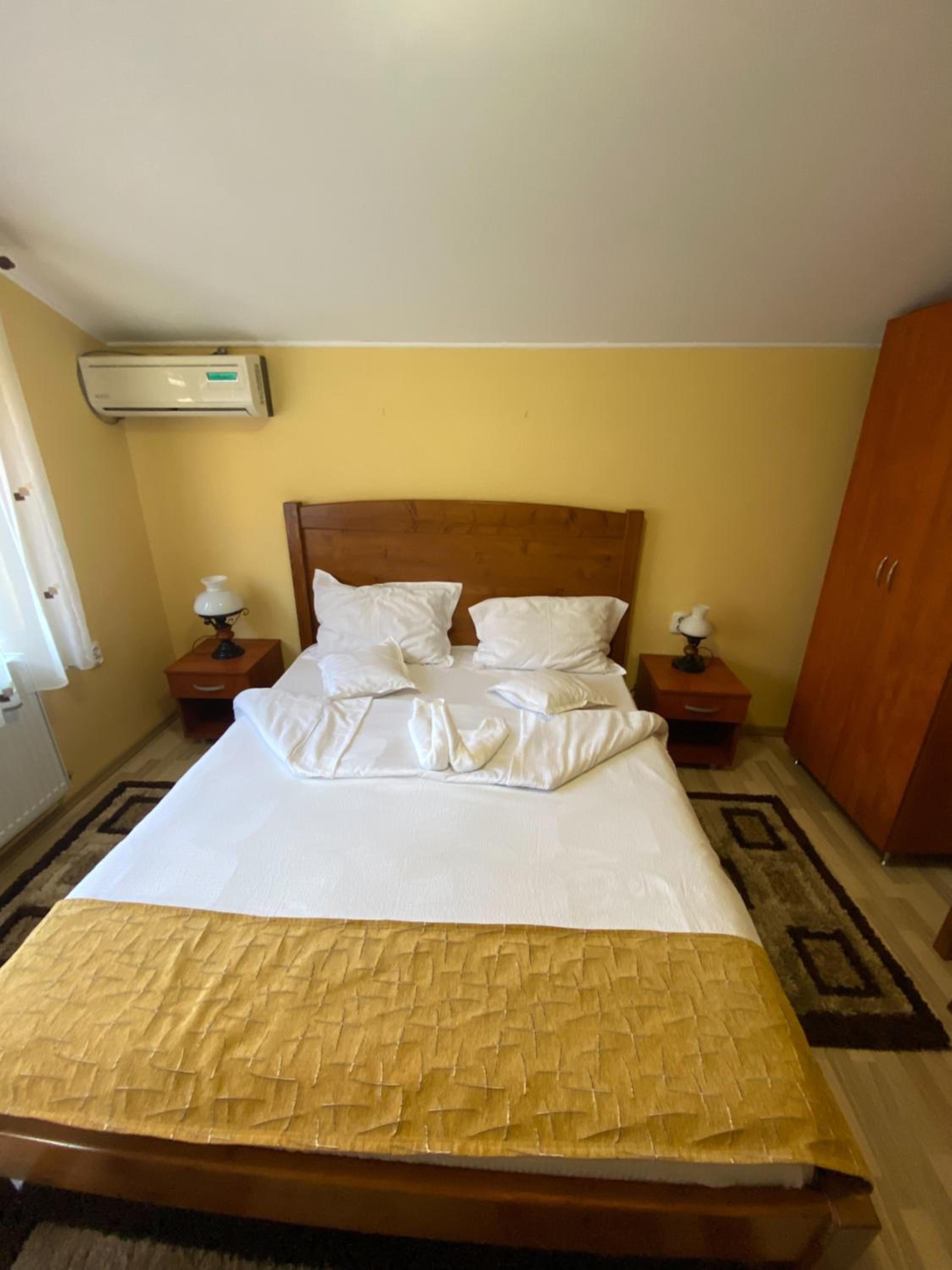 Economy Double Room - Photo 7