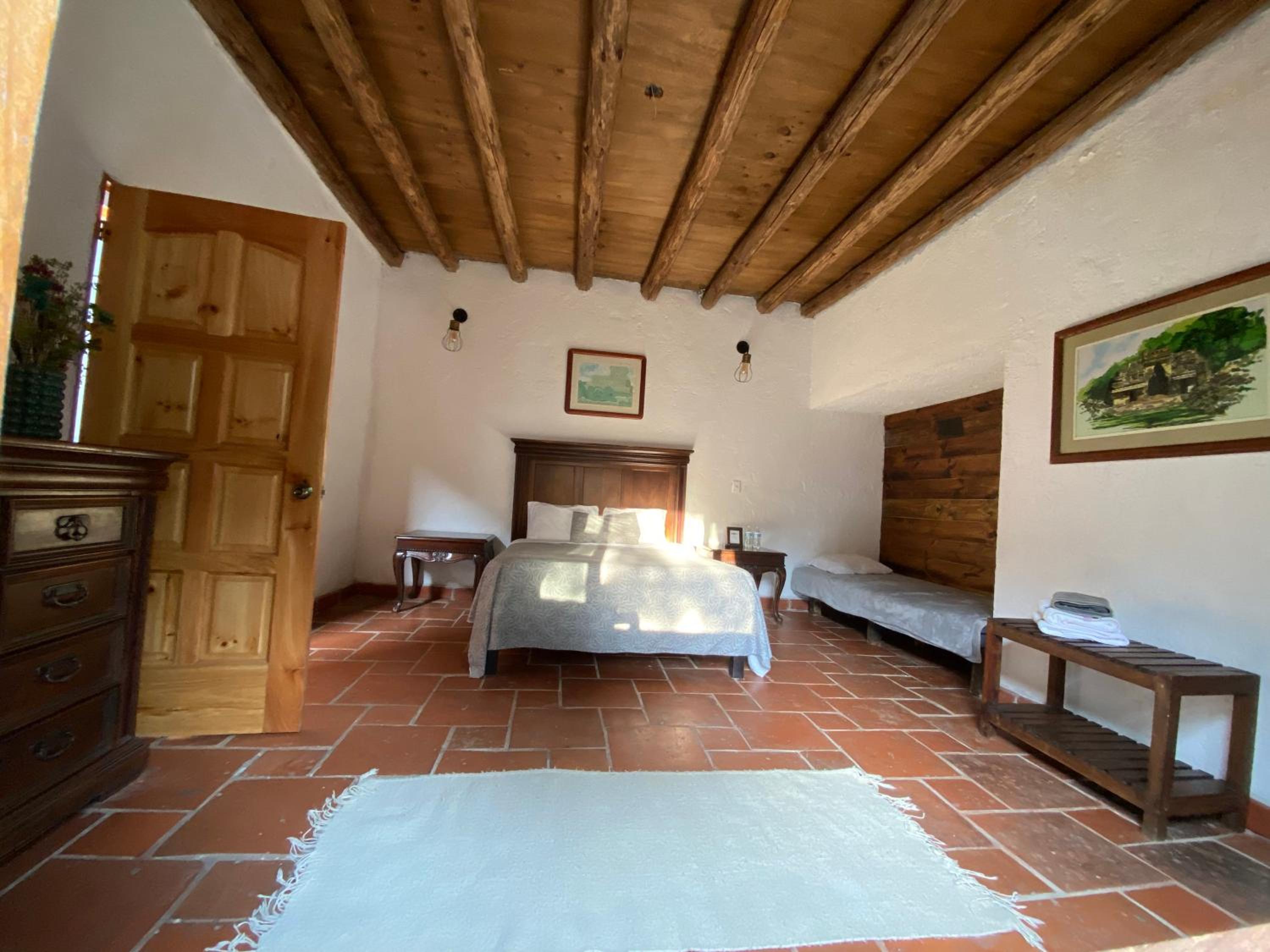 Deluxe Queen Room - Photo 1