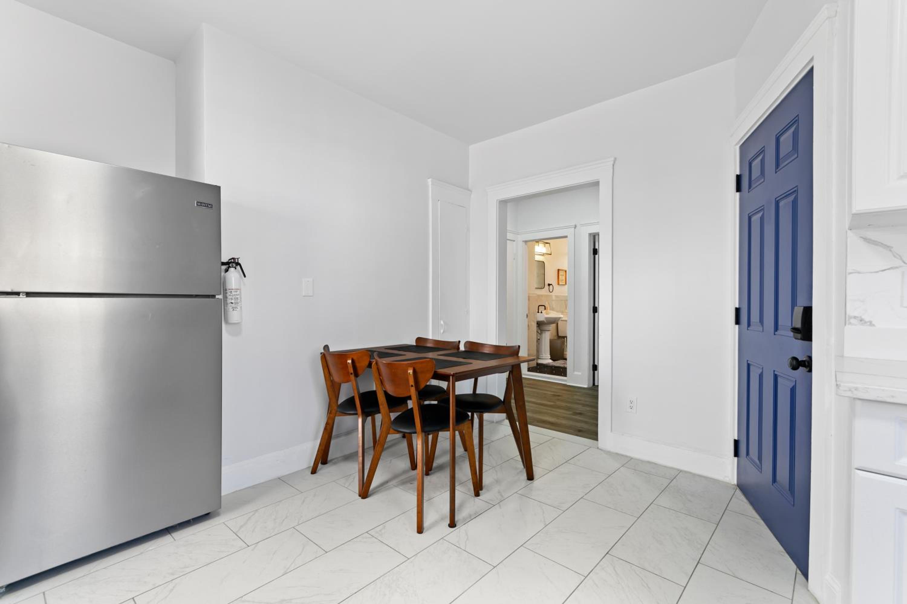 Three-Bedroom Apartment - Photo 4