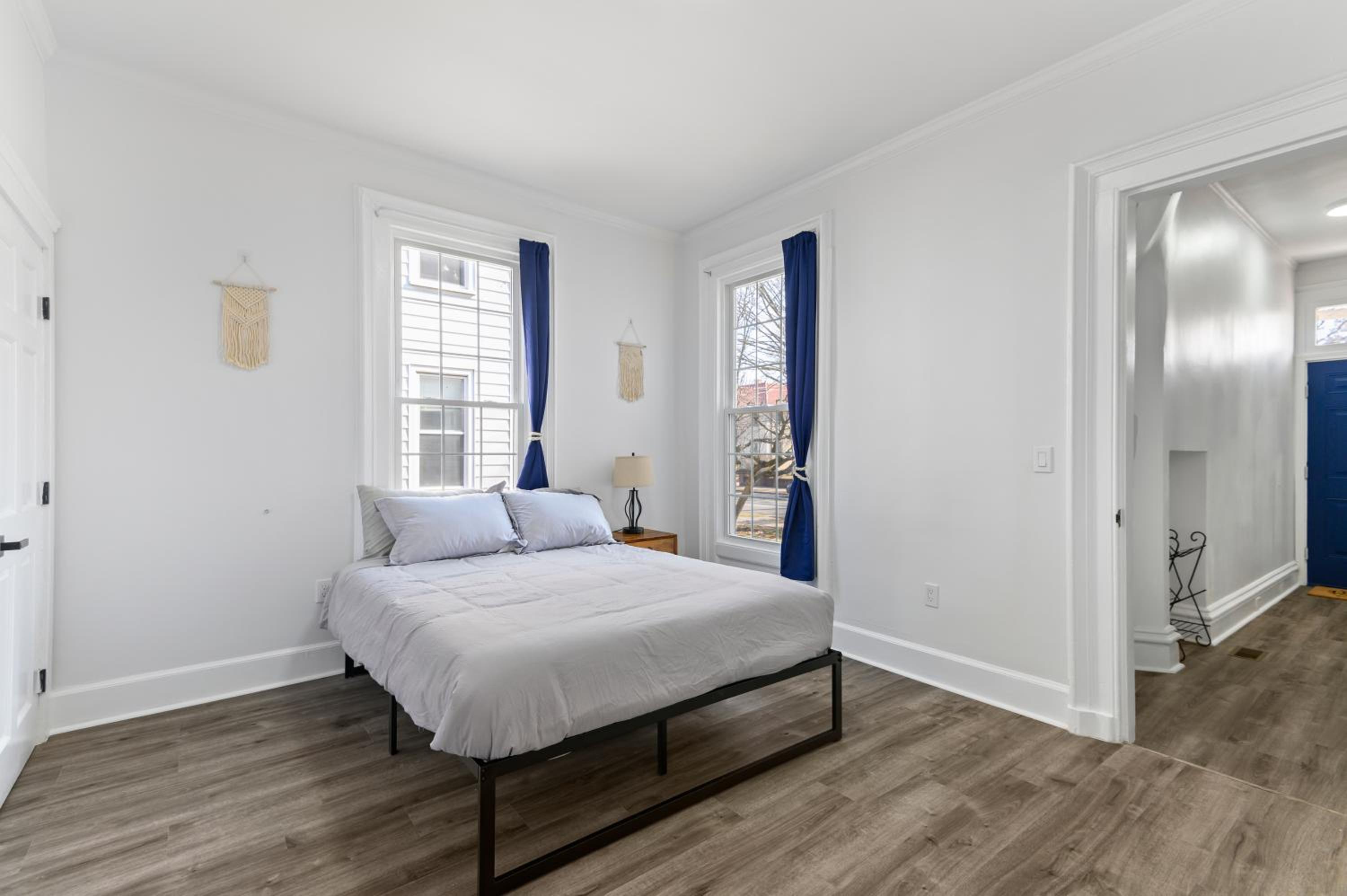 Three-Bedroom Apartment - Photo 5