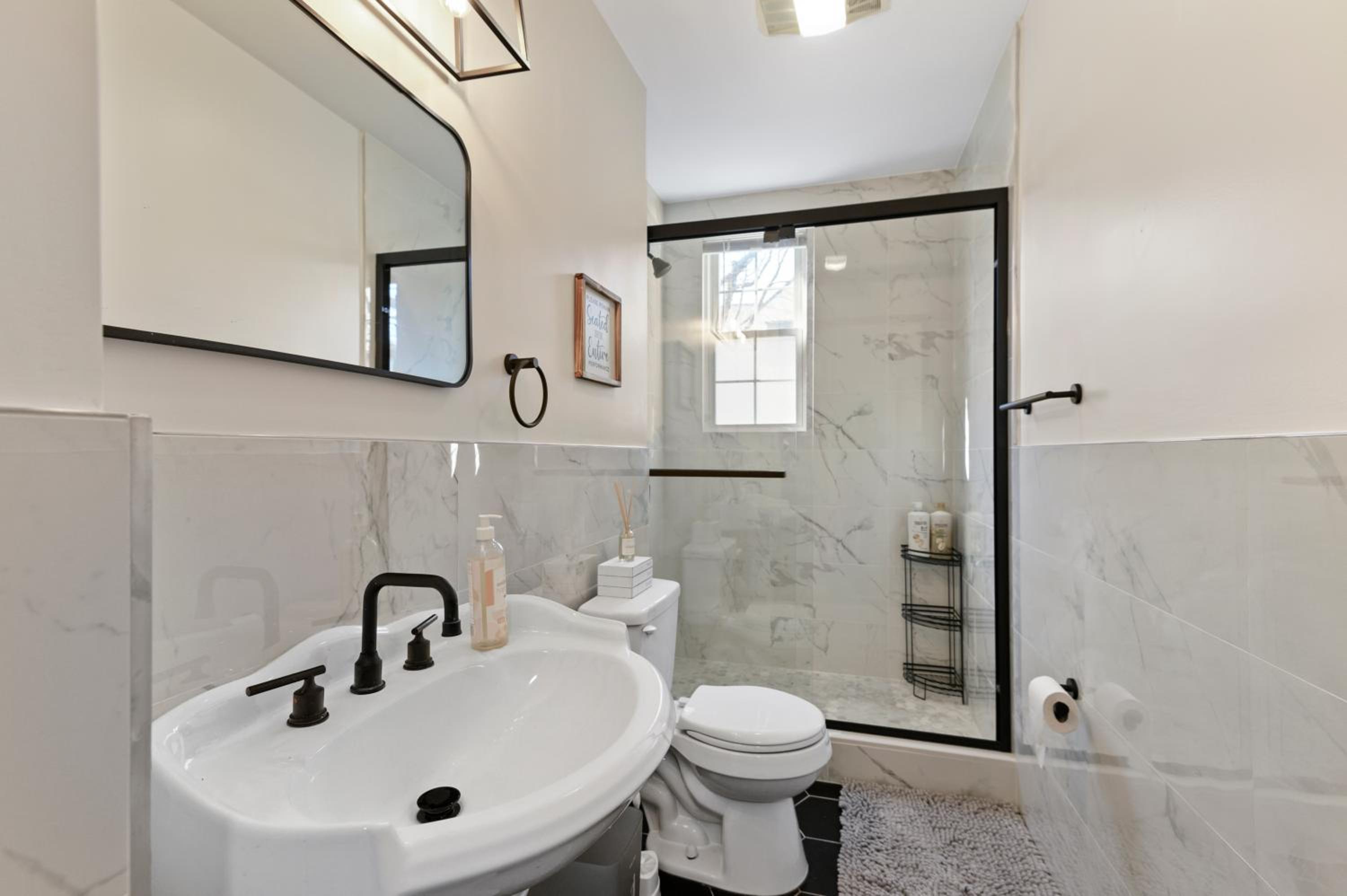 Three-Bedroom Apartment - Photo 6