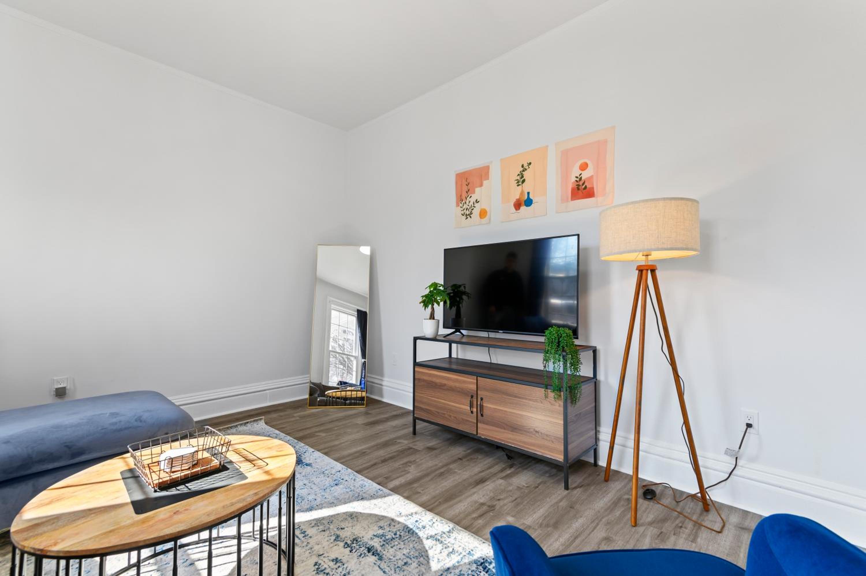 Three-Bedroom Apartment - Photo 8